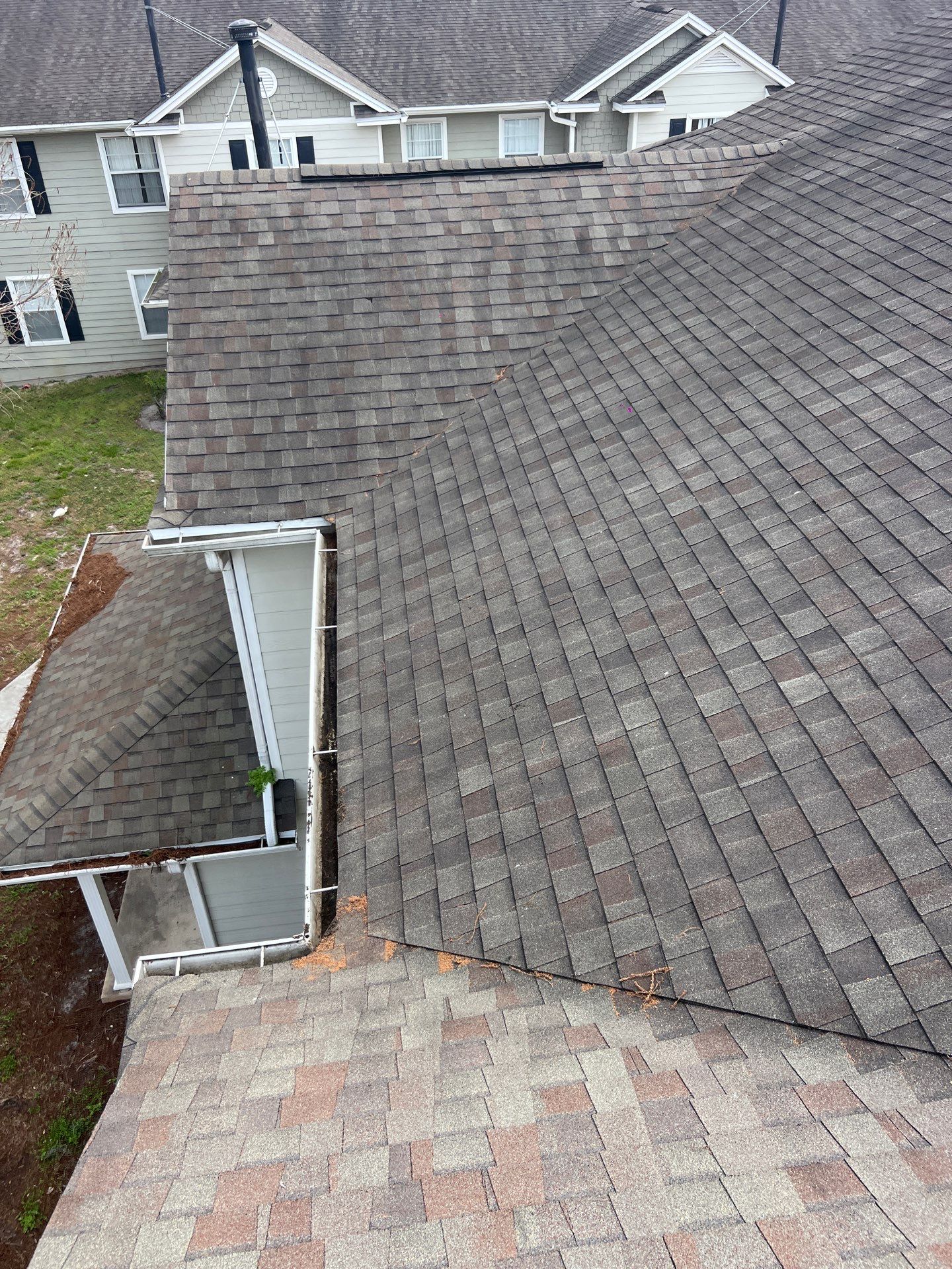 HOA gutter cleaning after photo.