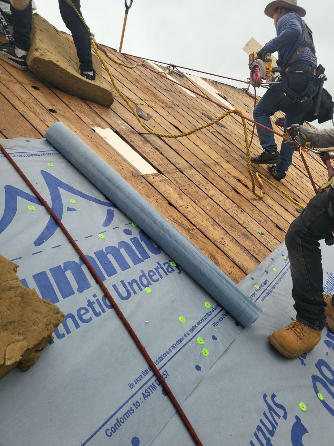 Atlas Pinnacle, Color, Black Pristine, Drip Edge, Color, Birch White by Eagle Eye Roofing