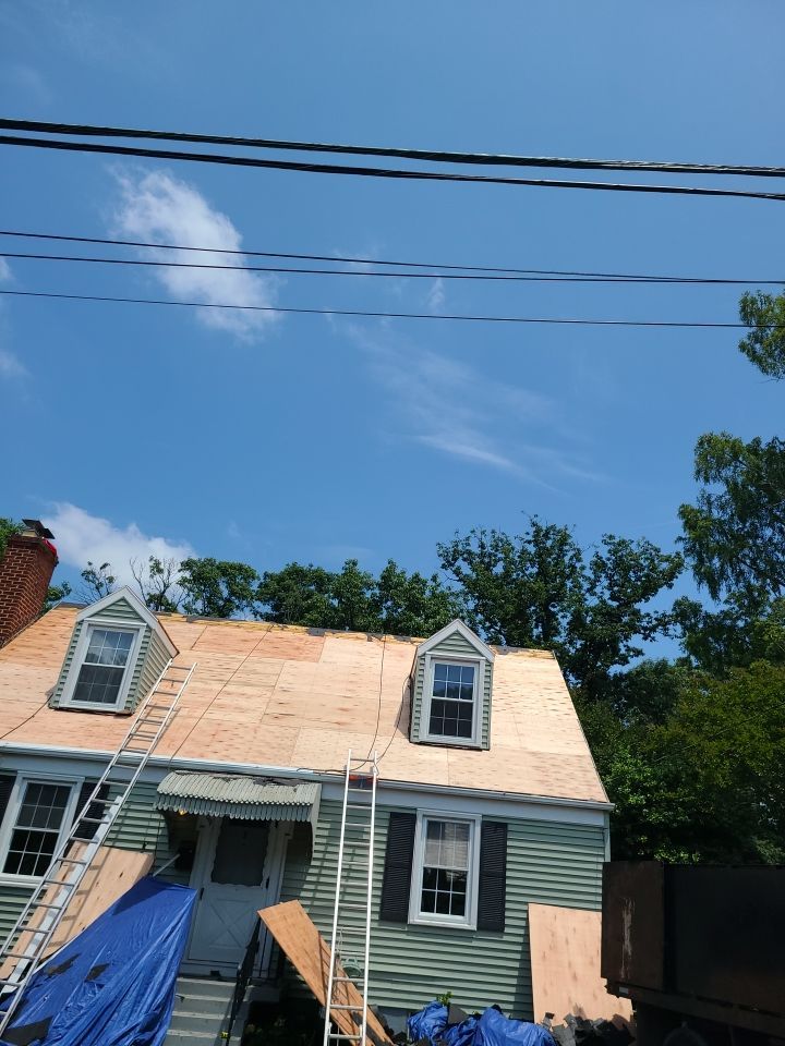 Arlington: CertainTeed Landmark Architectural Shingle in Georgetown Gray by RM Banning, Inc.