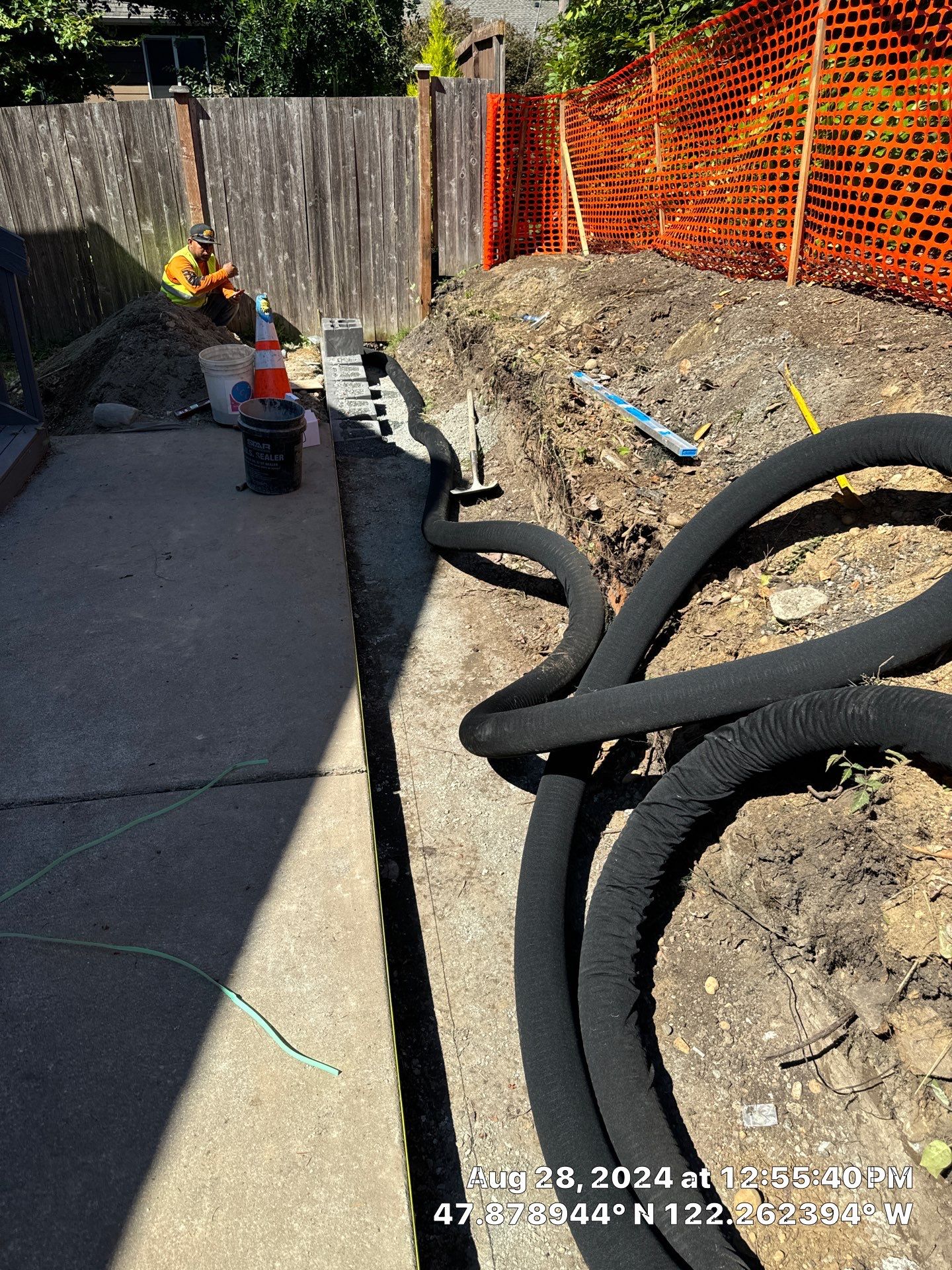 Jireh Outdoor Projects | Retaining Wall & Fence Build by Jireh Asphalt & Concrete Inc 