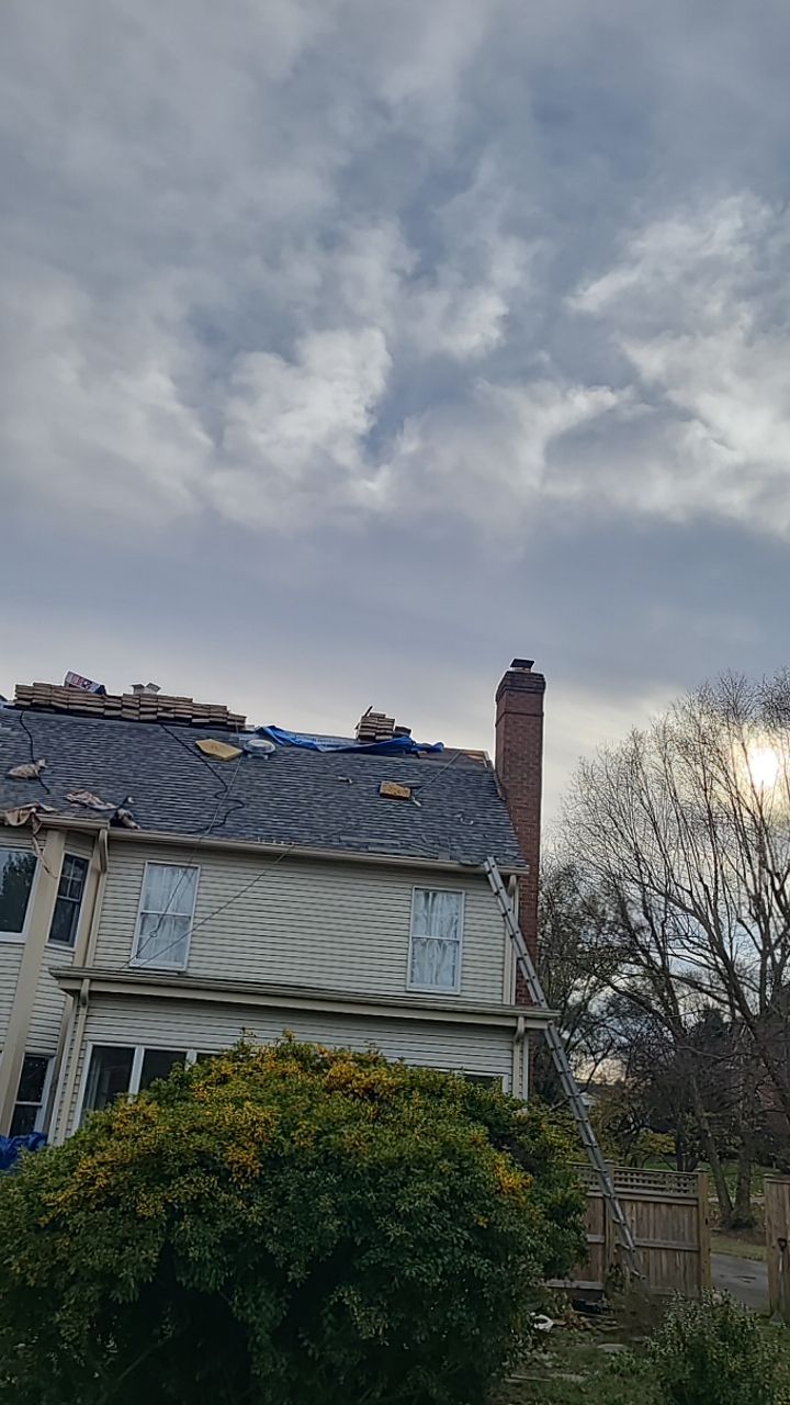 Herndon: CertainTeed Landmark Pro Designer Shingles in Max Def Driftwood by RM Banning, Inc.