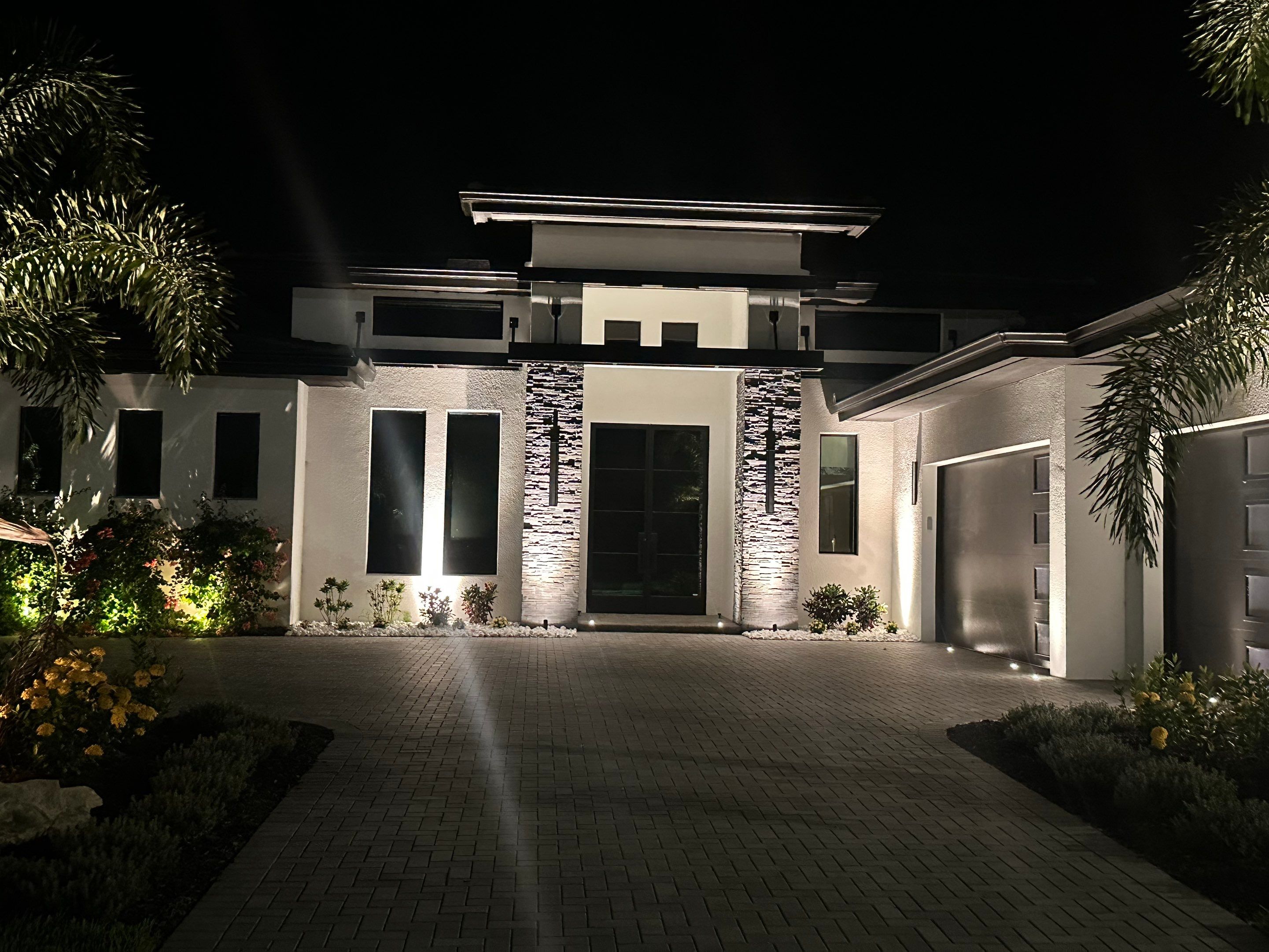 Modern Architectural and Landscape Lighting Installation in Sarasota by Illuminate Landscape Designs