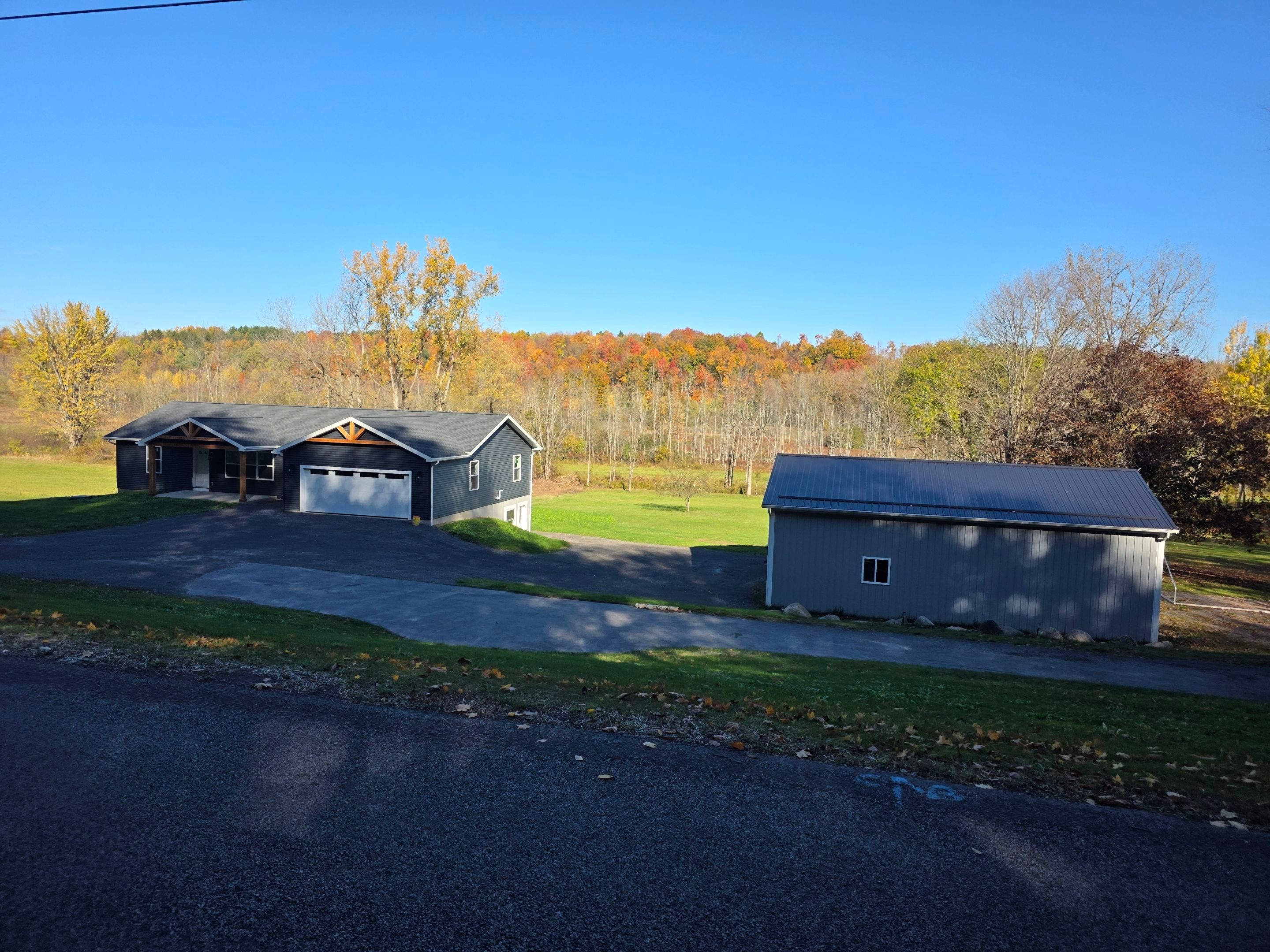 Modular with a attached garage by Horst Custom Homes 
