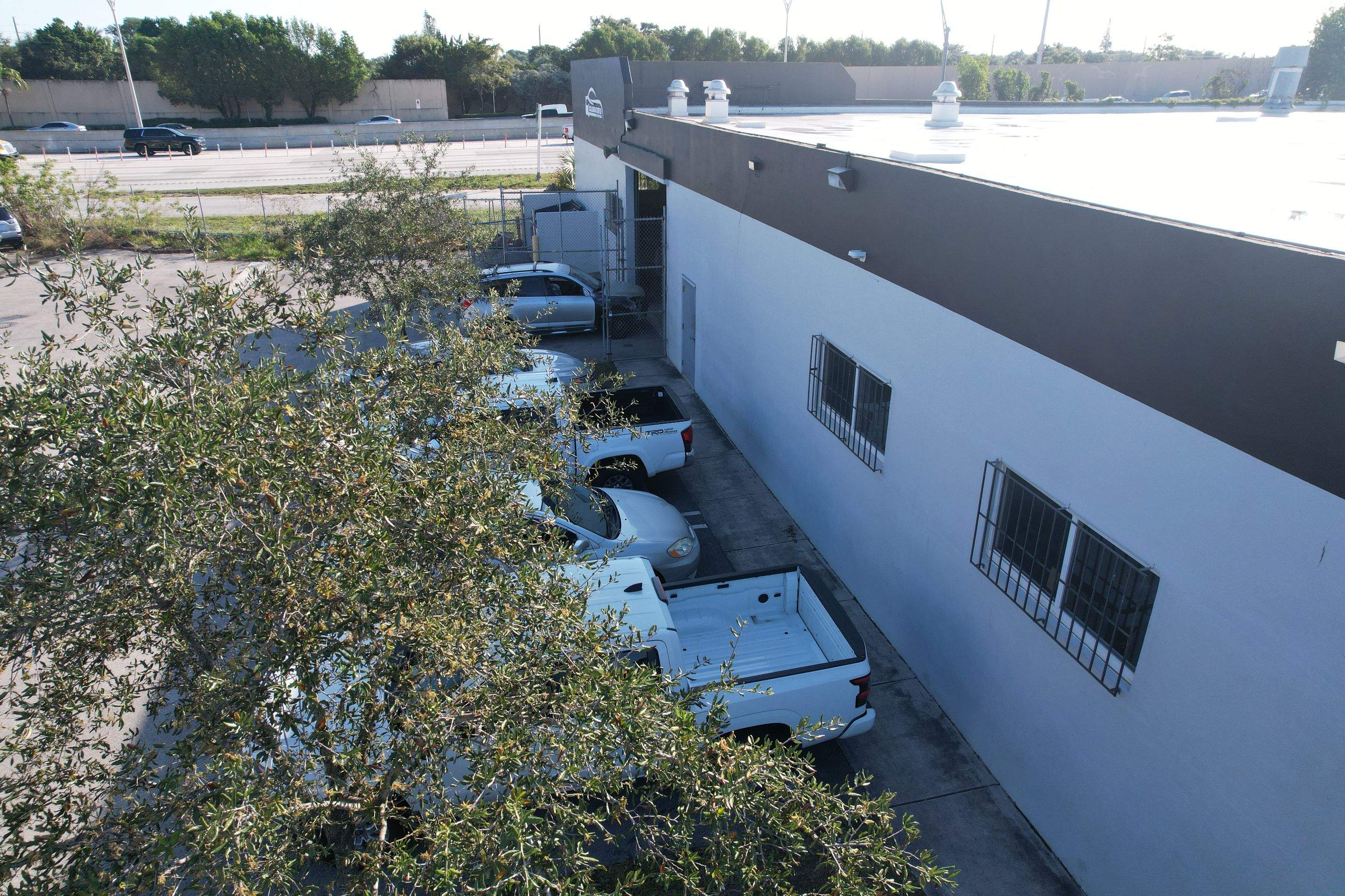 H GREG SERVICE CENTER by Souffront Construction & Engineering