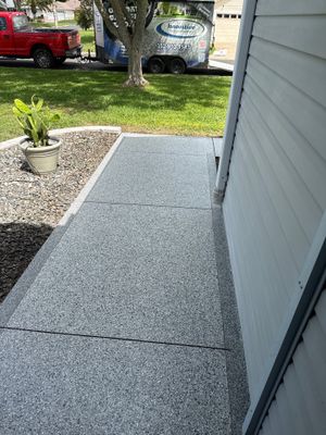 Driveway Tidal Wave with Cool Breeze Border and Sidewalk