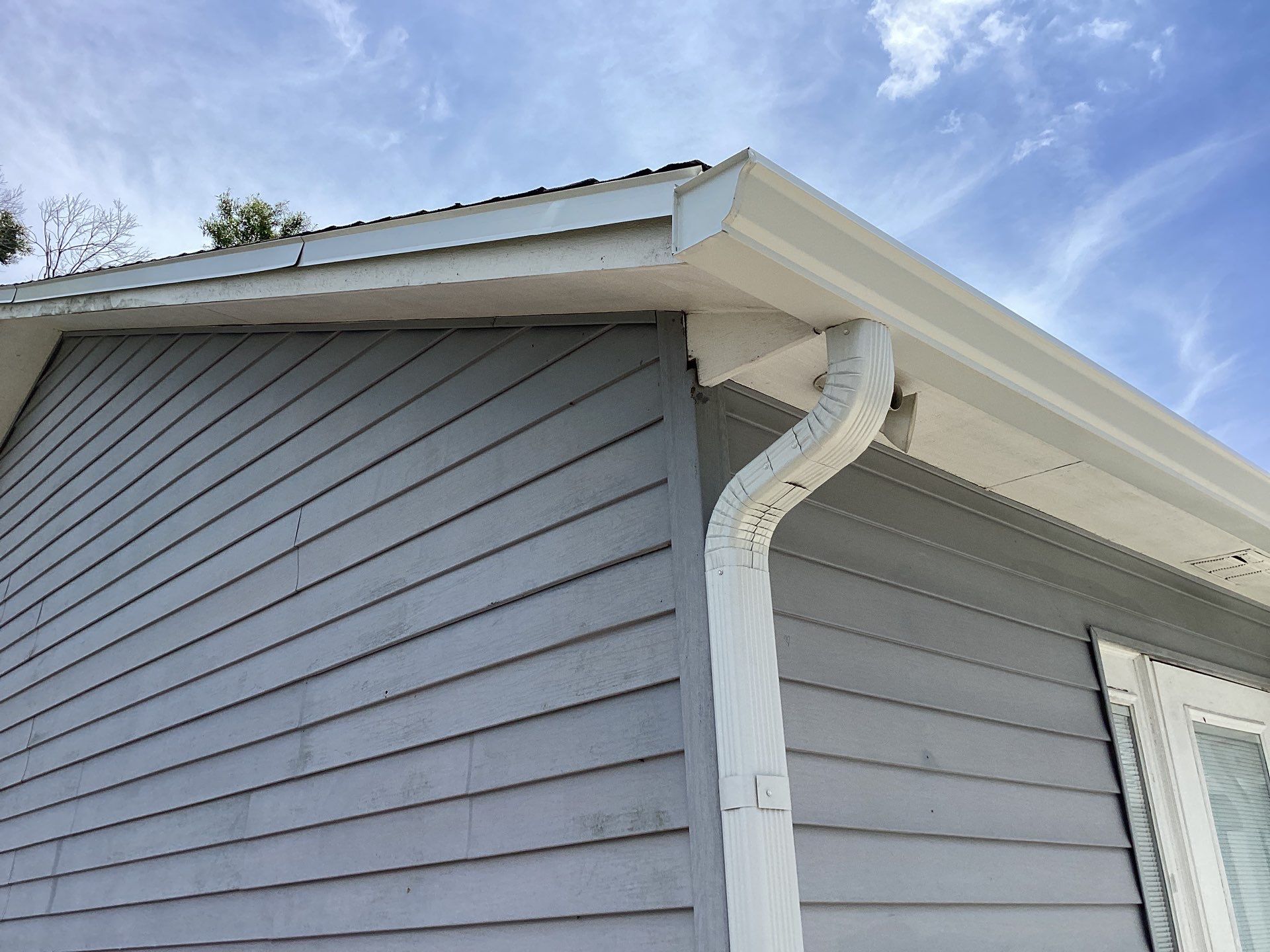 Aluminum Seamless Gutters using Splash Guard in Cape Coral FL by Gutter Professors