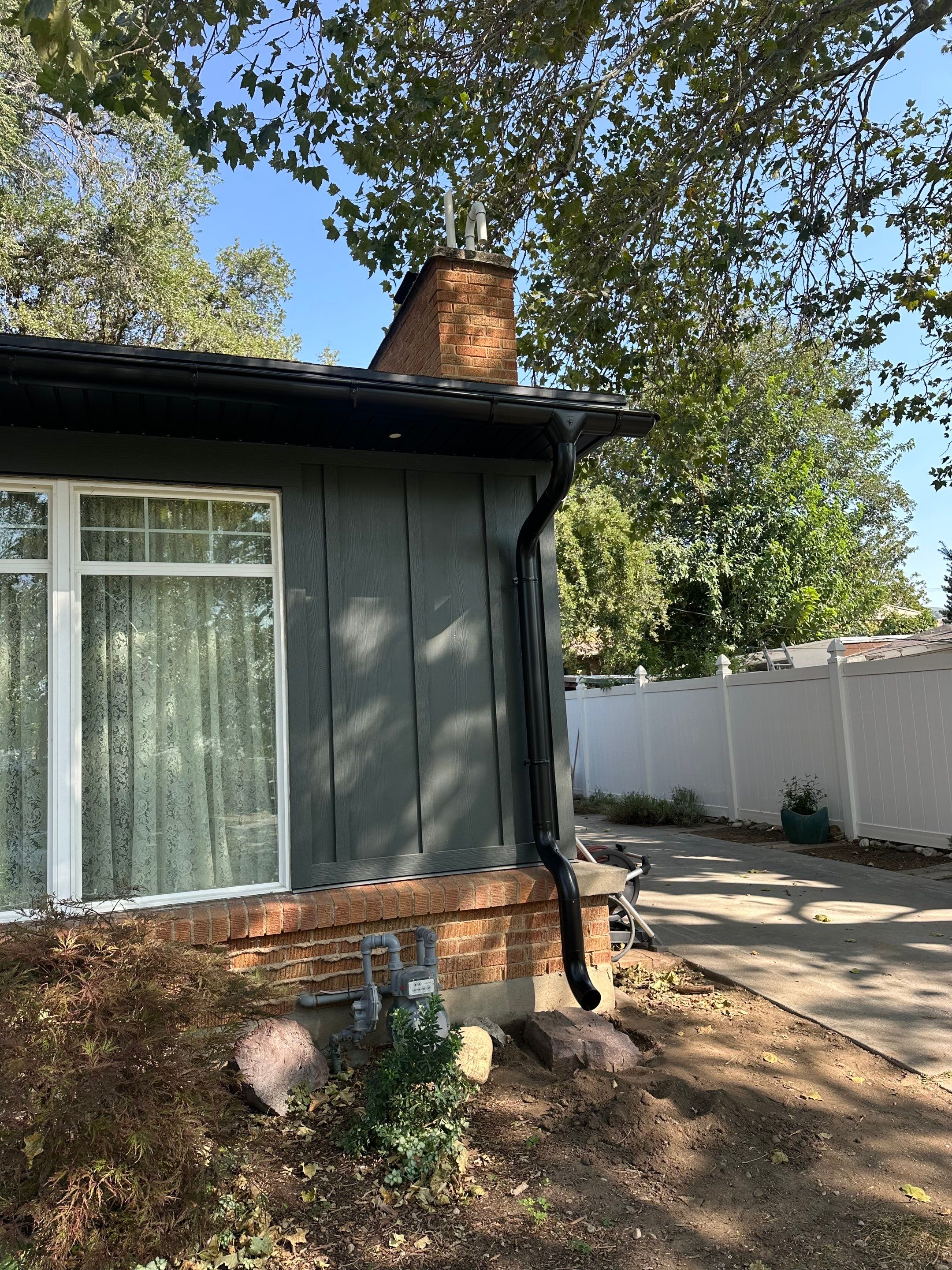 Bountiful | Hardie Mixed Siding & Detached Garage | Iron Gray by Ideal Siding Utah