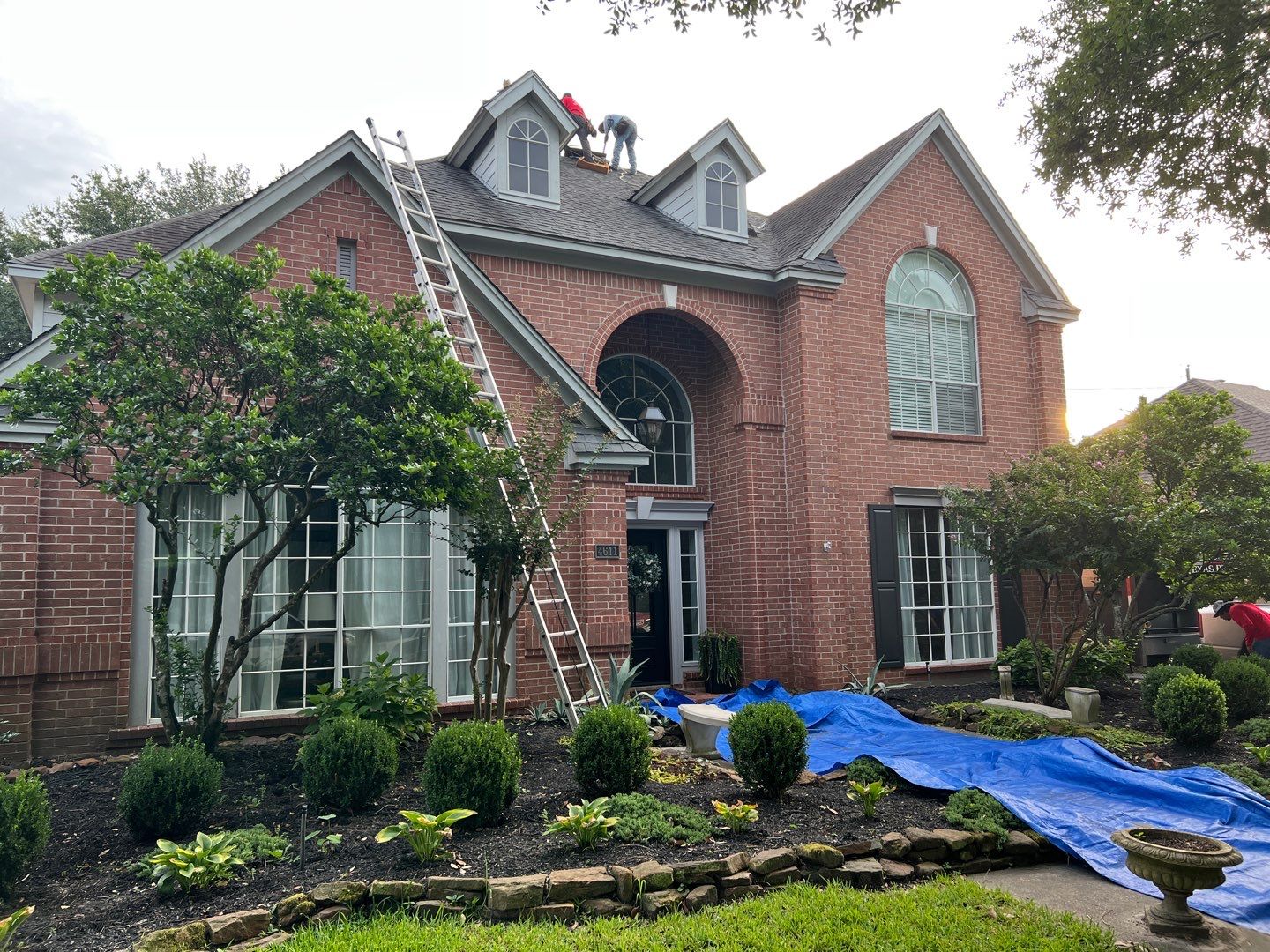 OC Duration Estate Gray by HHH Roofing & Construction