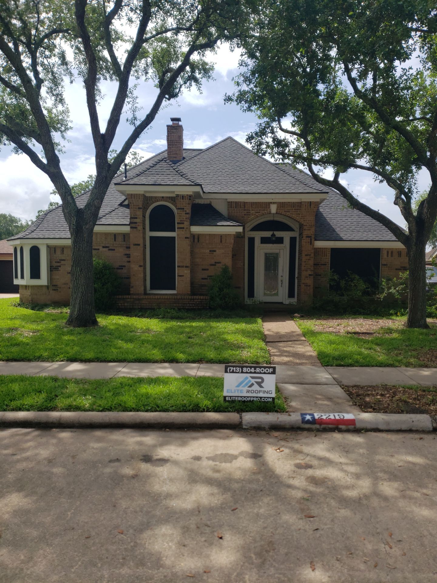 GAF UHDZ - Charcoal by Elite Roofing LLC