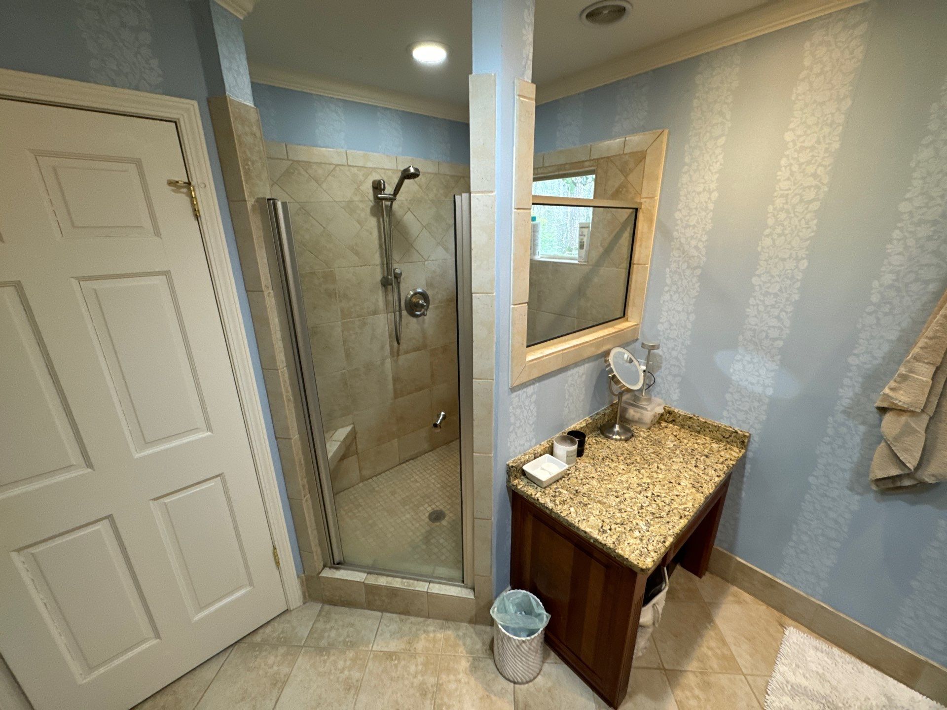 Master bathroom renovation by Prudencio