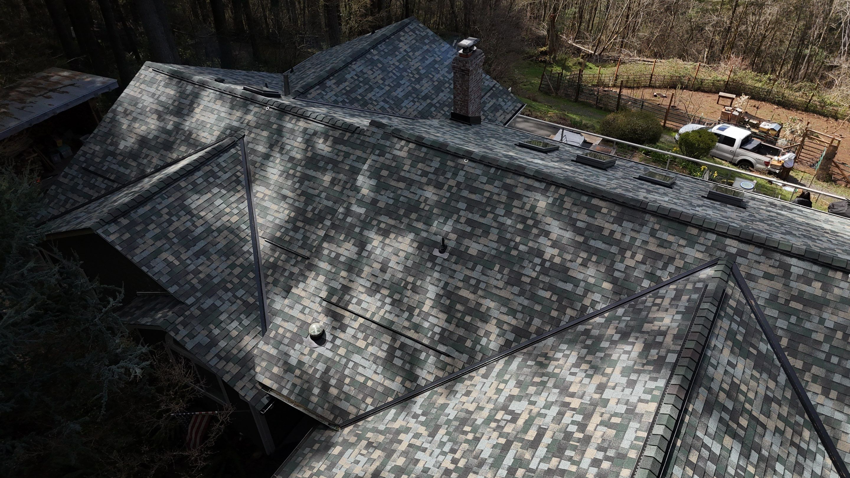 Valiant Roofing, LLC featured photo.
