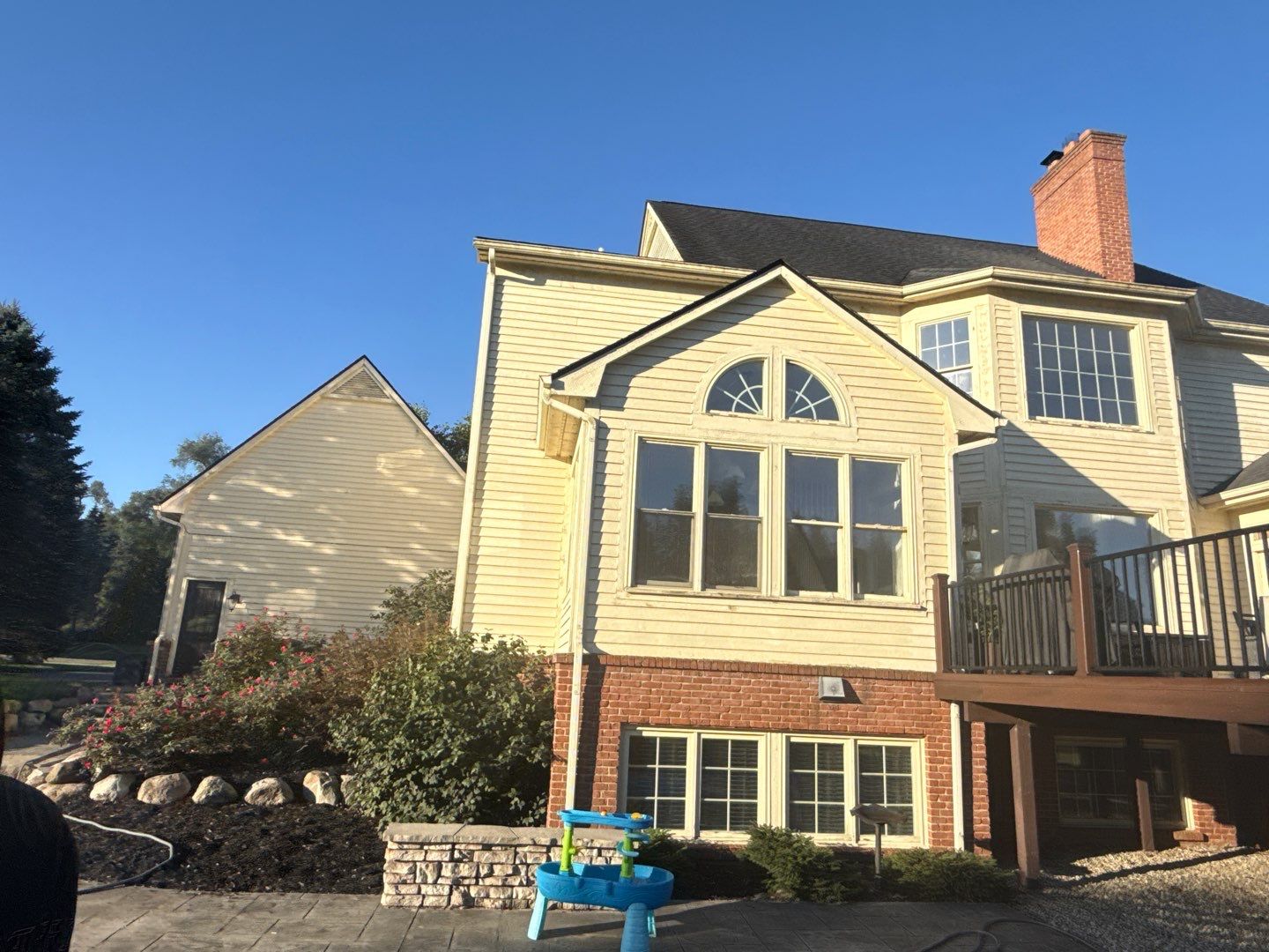 Siding Replacement using Alside S7 Cedar Mill Grain Pebble by 180 Contractors