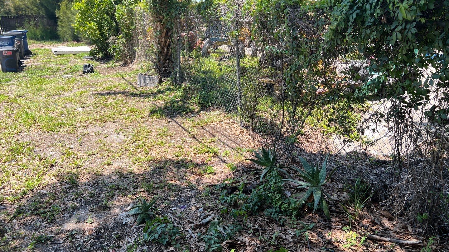 Bradenton, FL 6+2 White Vinyl Privacy Fence  by Asap fence and gates, LLC