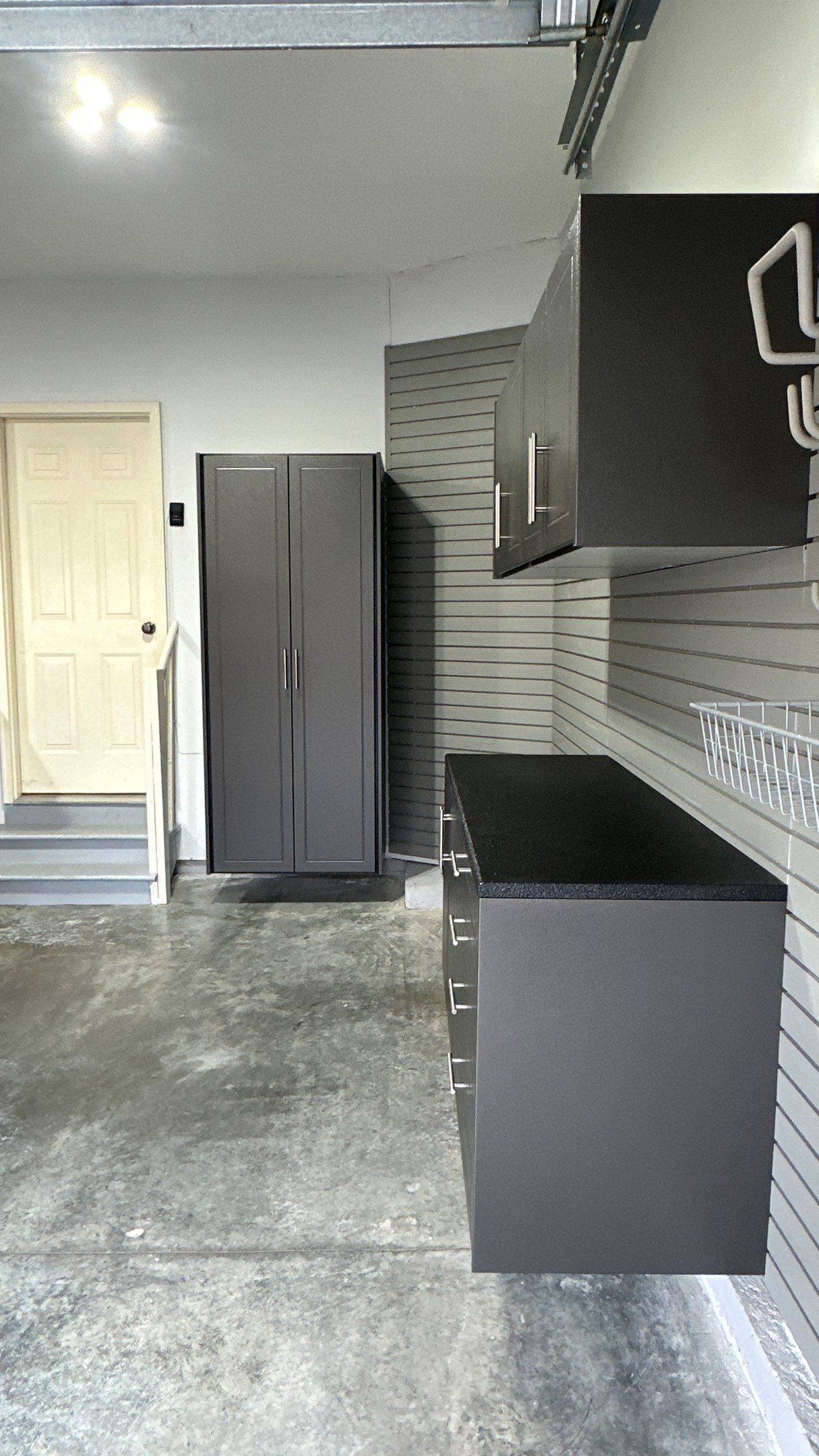 Jeff B got a beautiful combination of Cabinets and Slatwall by Banner Garage
