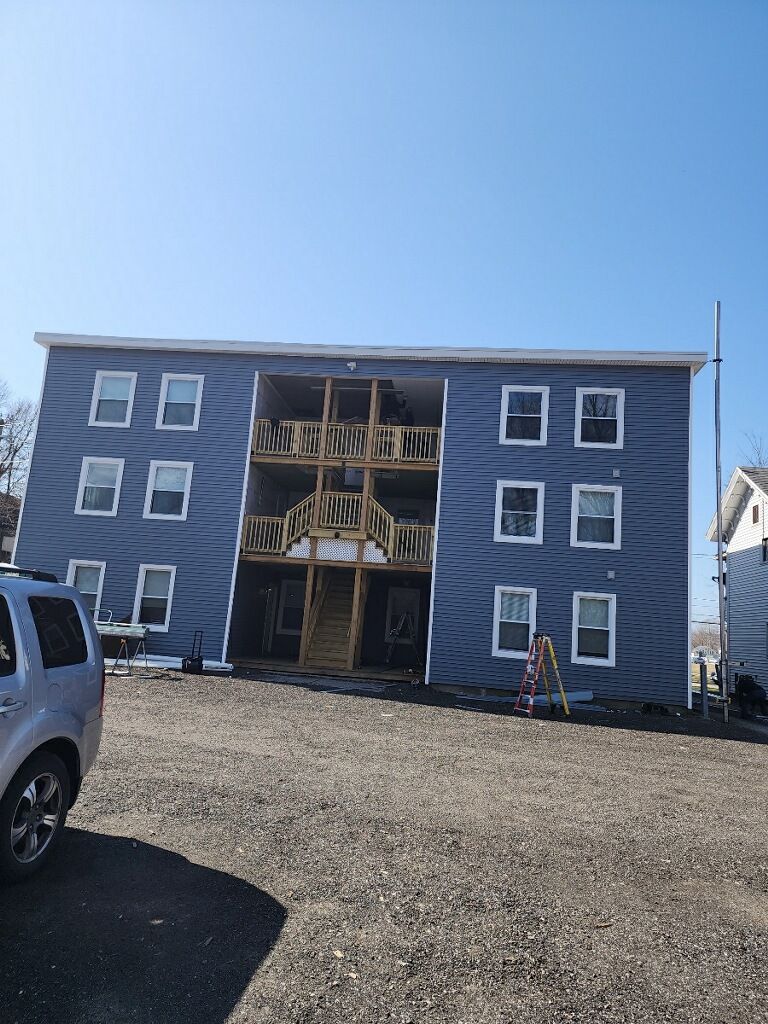 Vinyl siding in Putnam, CT by UBrothers Construction