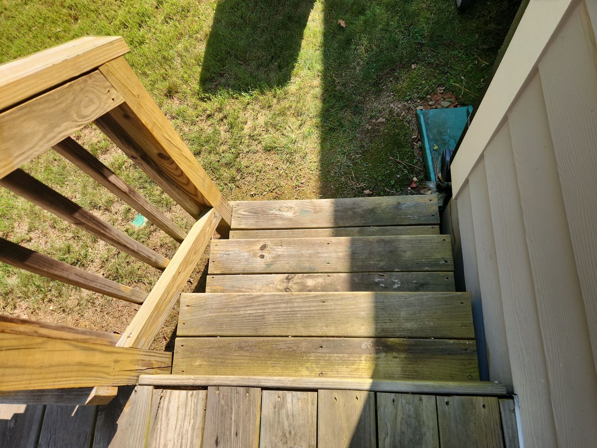 Wood Deck using Wood Sealant by DuraSeal