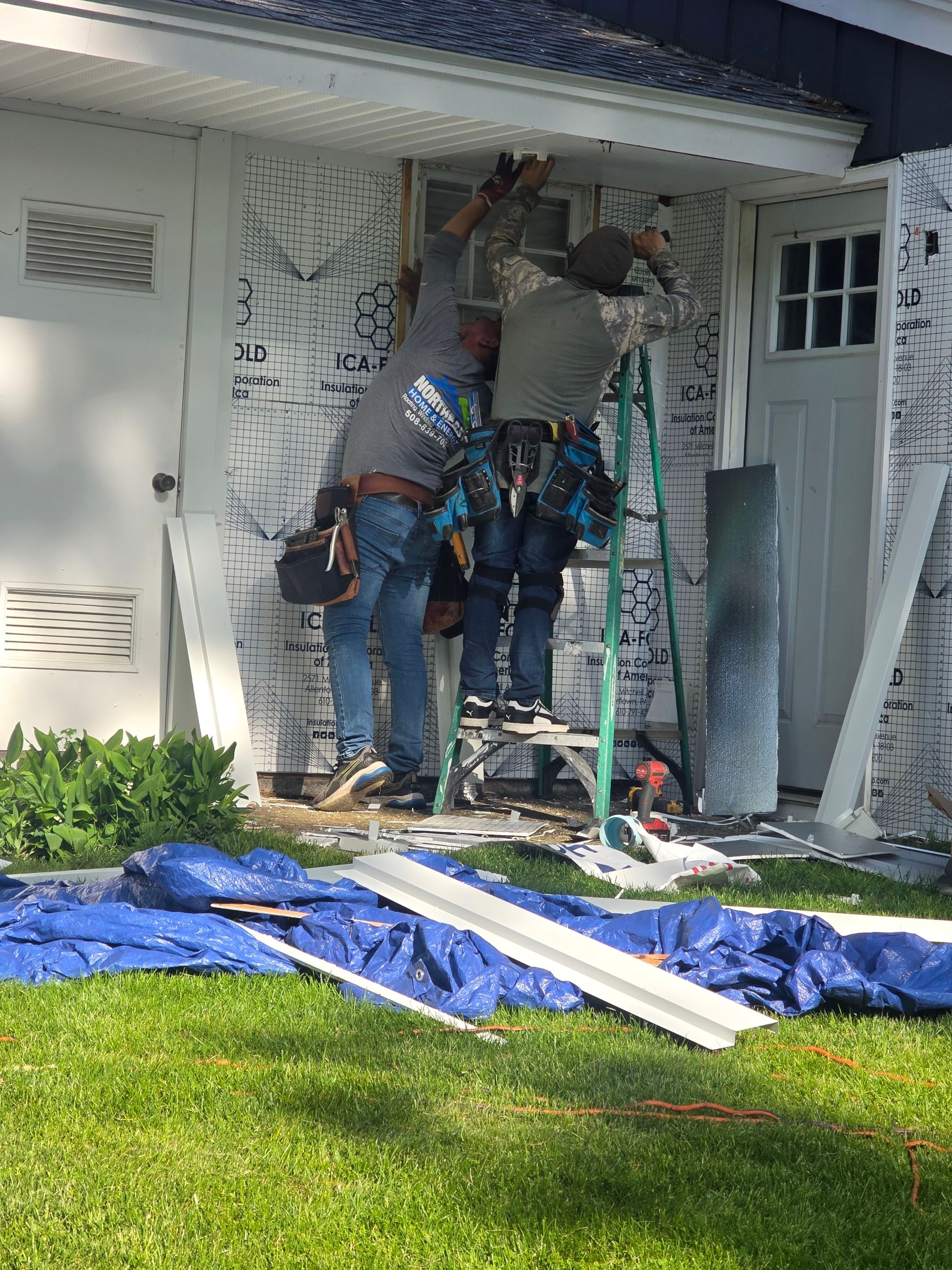 Vinyl Siding Transformation – Pacific Blue by Mighty Dog Roofing of Greater Middlesex County