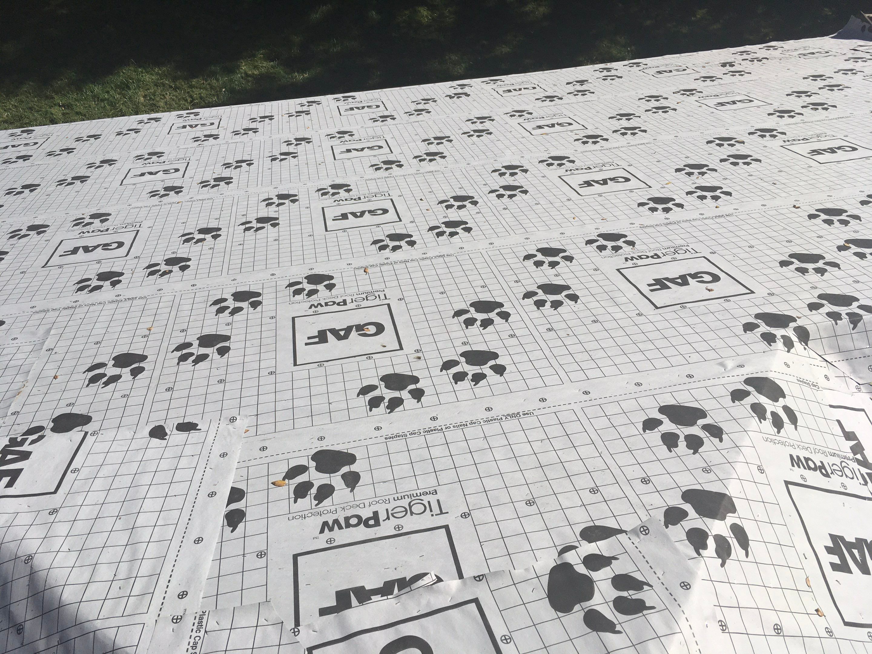 Metal roofing installation using Standing seam metal roofing system by Straight Edge Roofing Inc