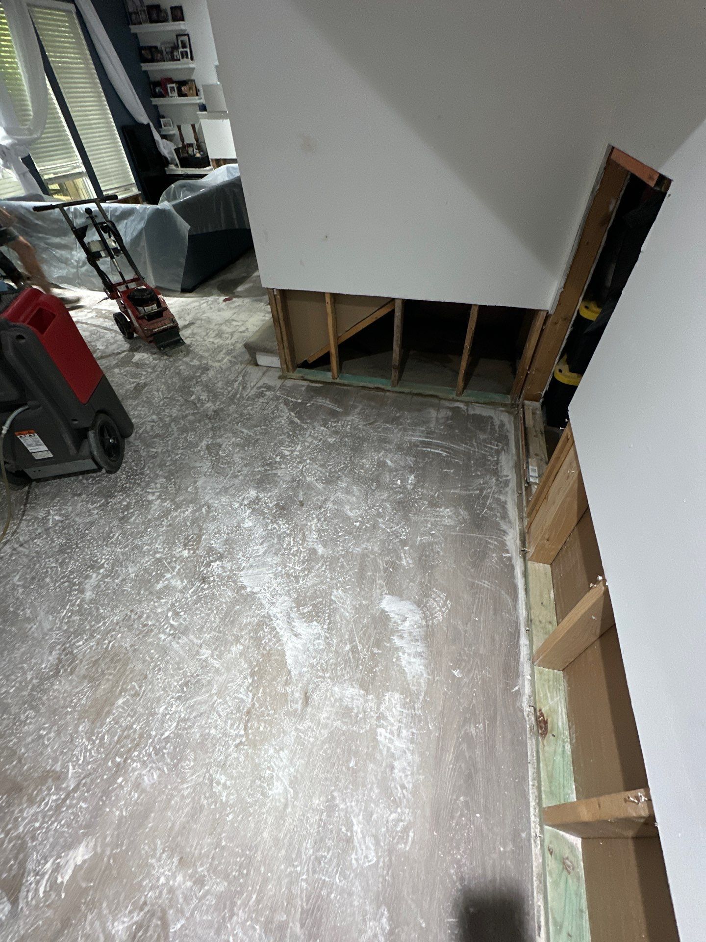 Full-Service Water Damage Mitigation and Structural Drying in Lone Jack by Fine Restoration