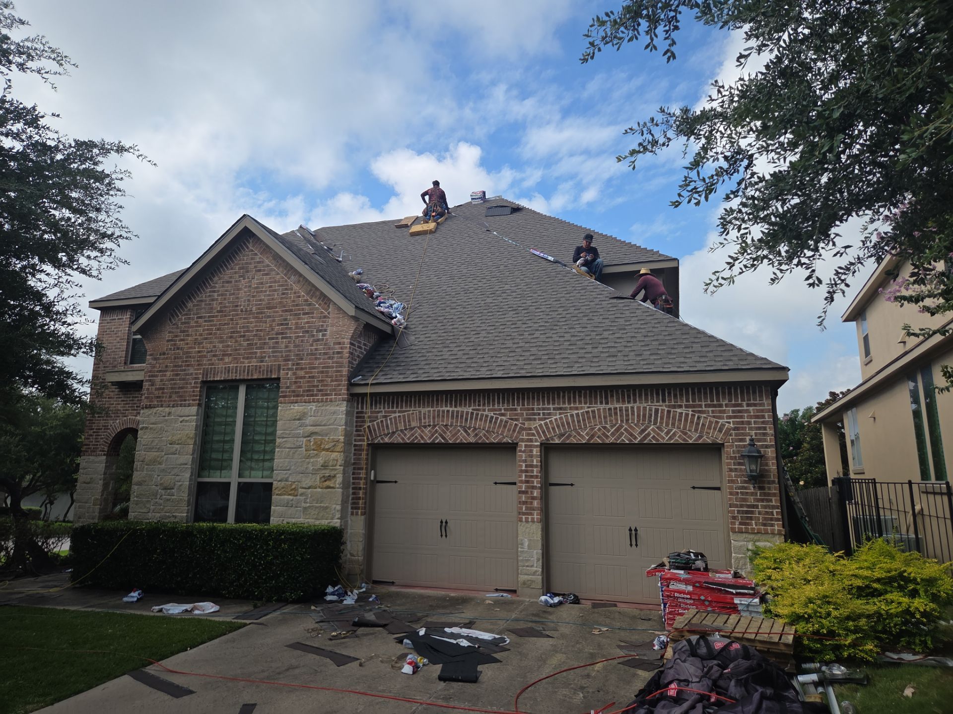 Austin Residential Roof Installation with GAF Shingles and Radiant Barrier by RoofsOnly.com