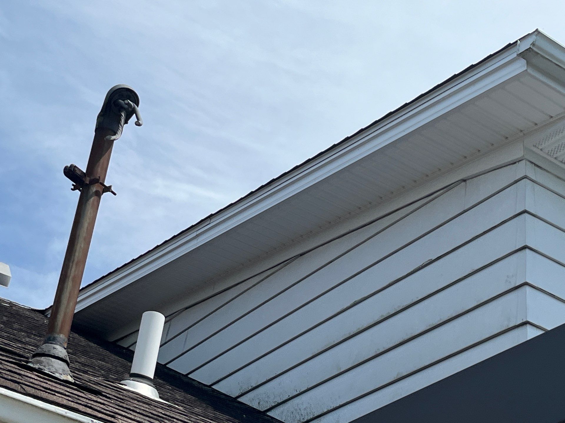 Soffit/fascia replacement by Nitro Roofing and Construction