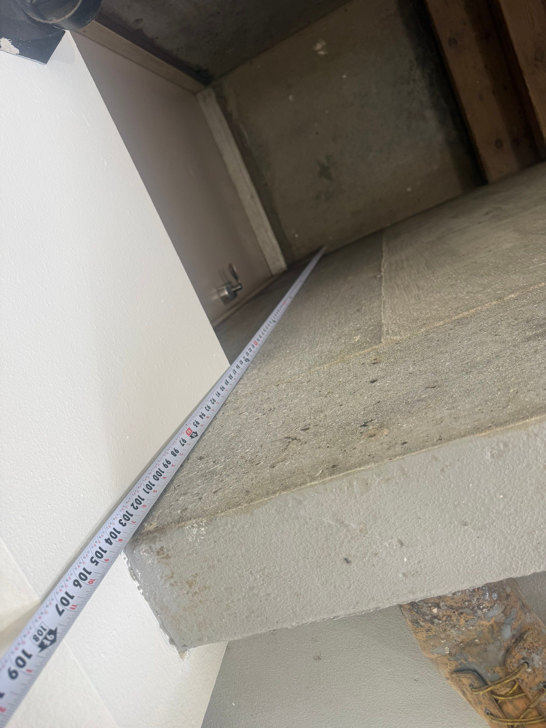 Custom Polyaspartic Garage Floor and Stairwell Coating in Pipestone by Select Painting, Coatings & Garage Cabinets