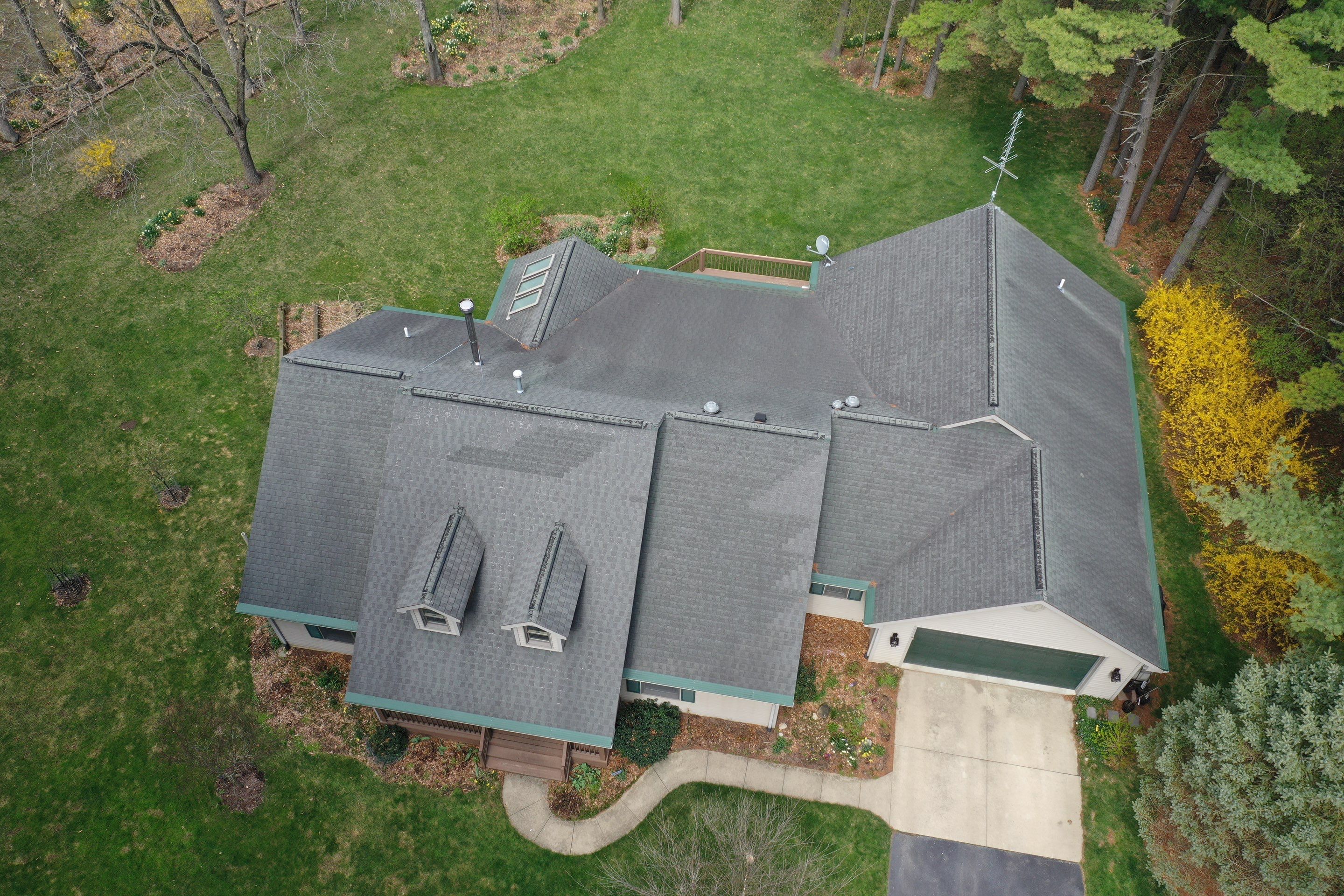 Residential Roofing Installation using Vic West Cedar Creek Shake by 4Ever Metal Roofing