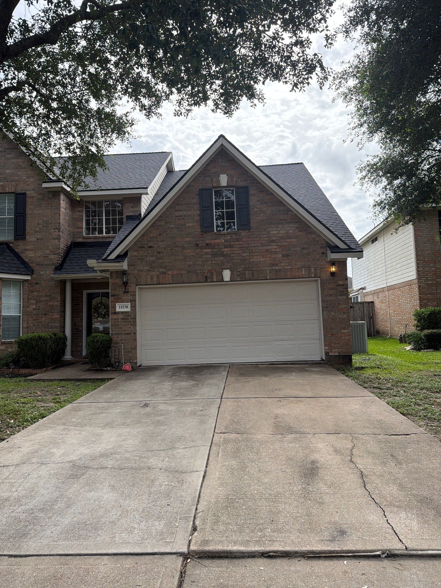 Roof Replacement in Woodbridge, Sugar Land TX by Roof Repair Company