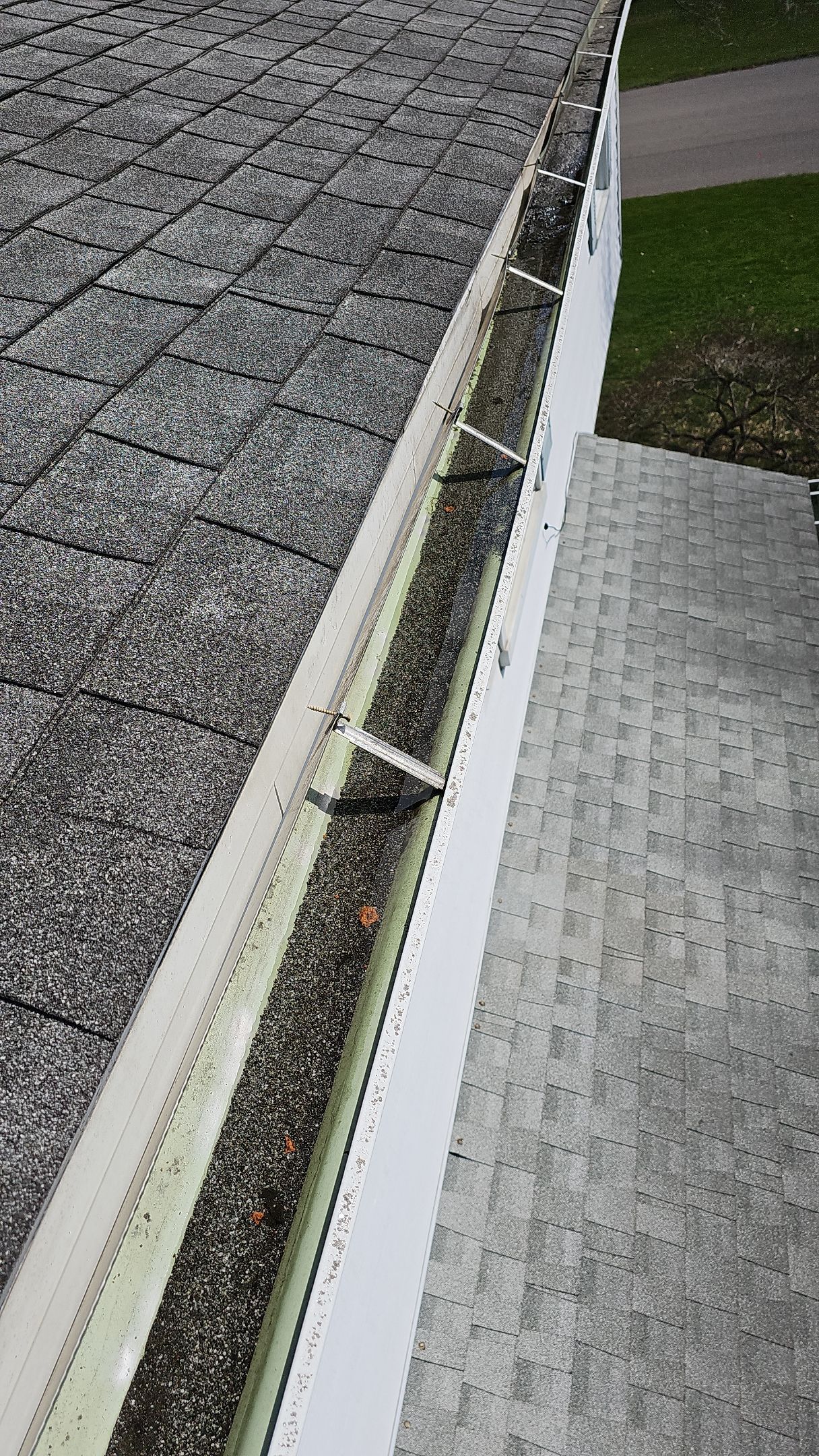 ATLAS PINNACLE COLOR: COASTAL GRANITE by Eagle Eye Roofing