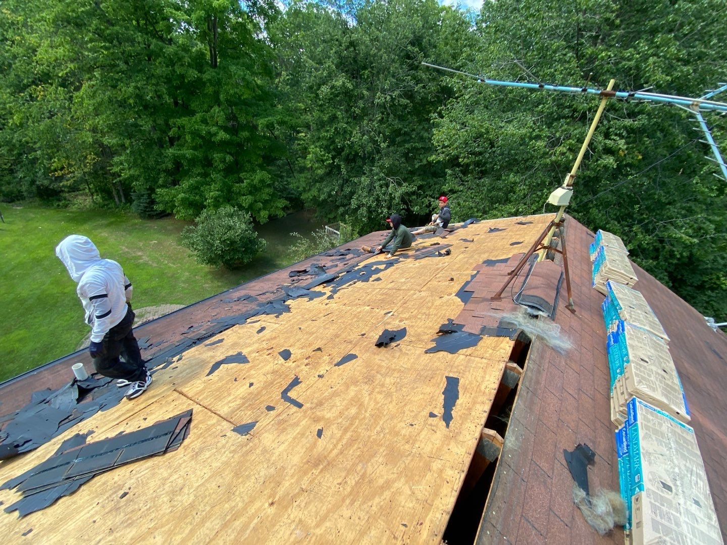 Roof Replacement using CertainTeed Landmark by 180 Contractors