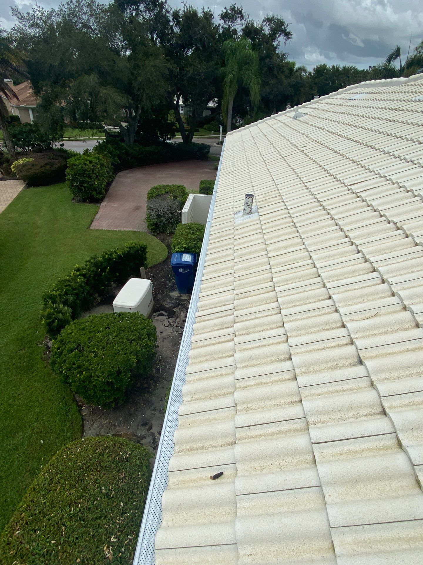 Leaf Guard using Gutter Guards for Florida Home by Gutter Professors