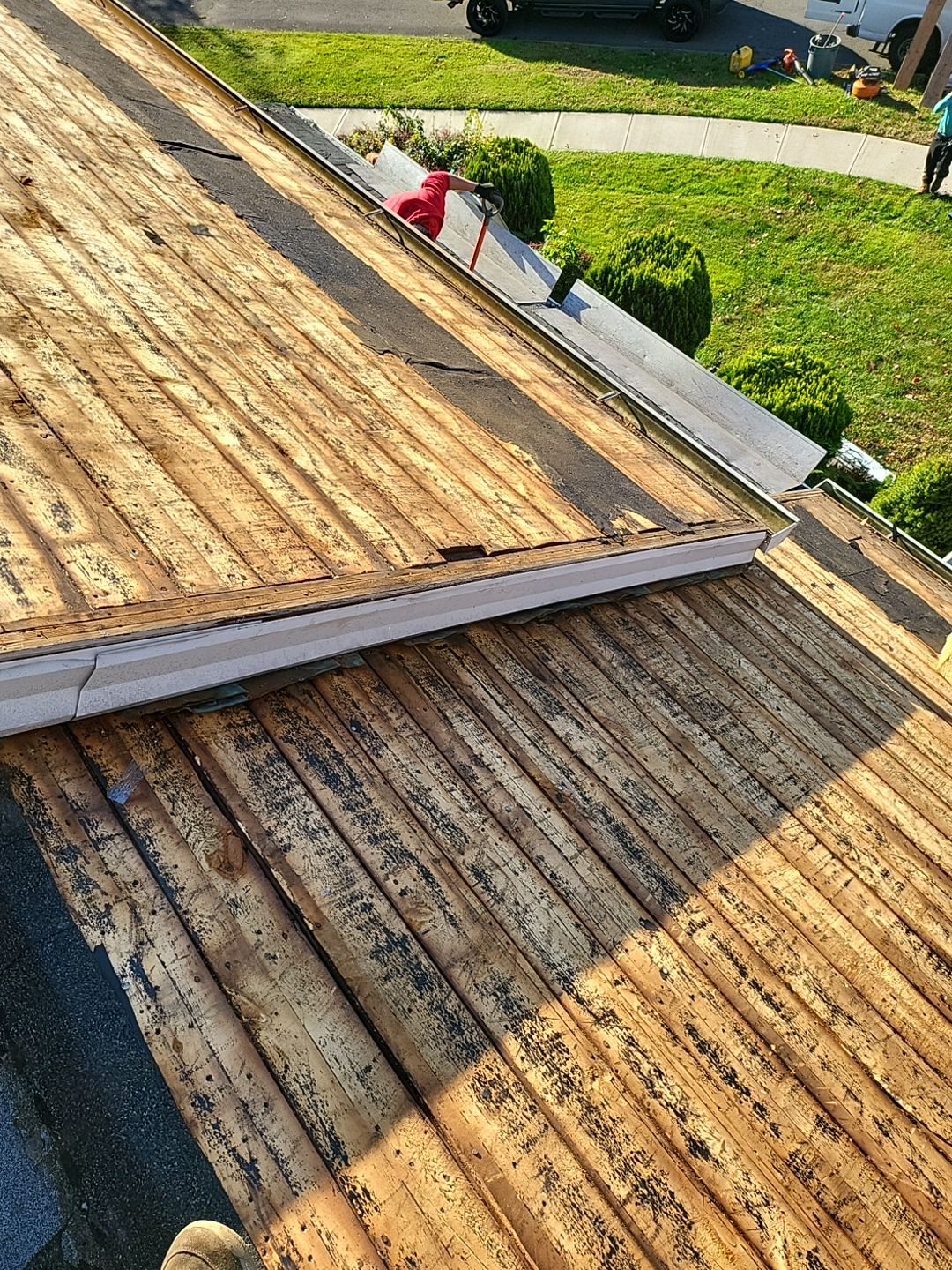 Residential Roofing Installation using Owens Corning TruDefinition Slatestone Gray by A Plus Exterior