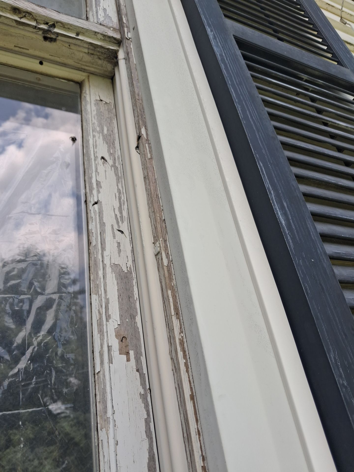 A Fresh Look with Midway Hawthorn Series Windows by United Windows and Siding LLC