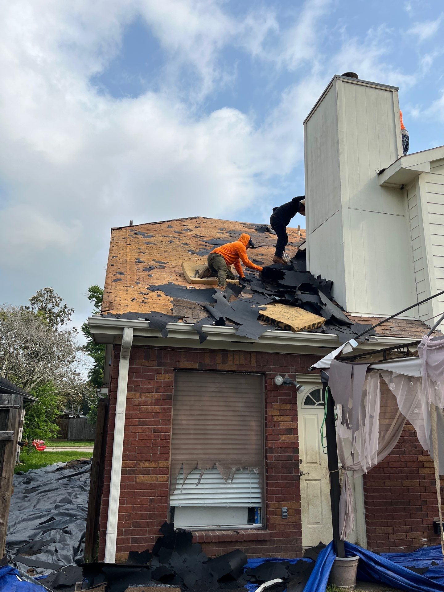 Residential Roofing Installation using Owen's Corning Duration (Lifetime) Shingles by Roof Repair Company
