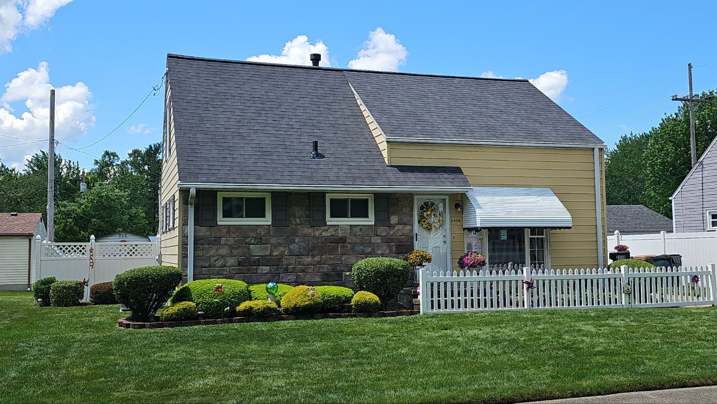 Atlas Pinnacle, Color, Black Shadow, Drip Edge, Color, White by Eagle Eye Roofing