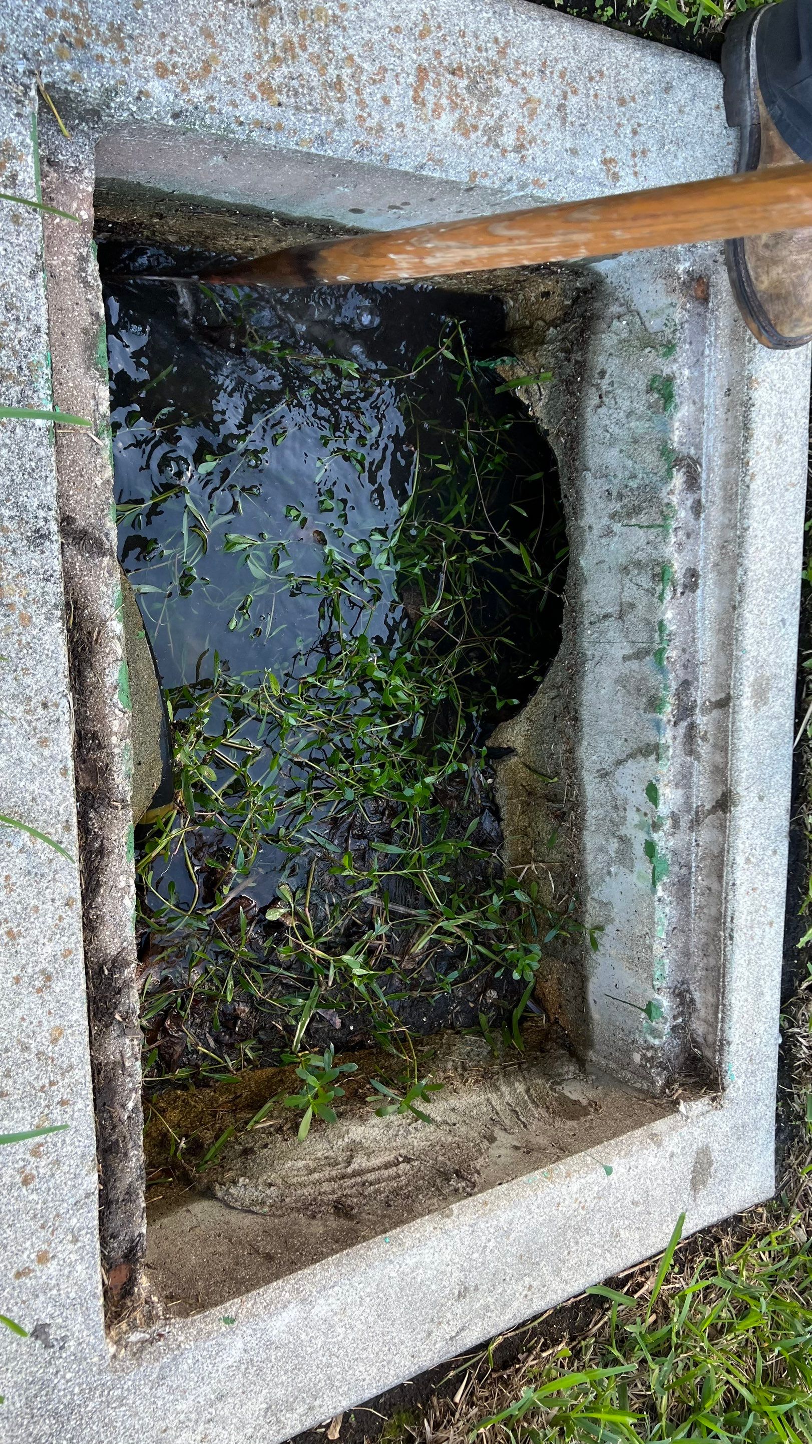 Condo Complex Stormwater System Maintenance by APS Power & Water