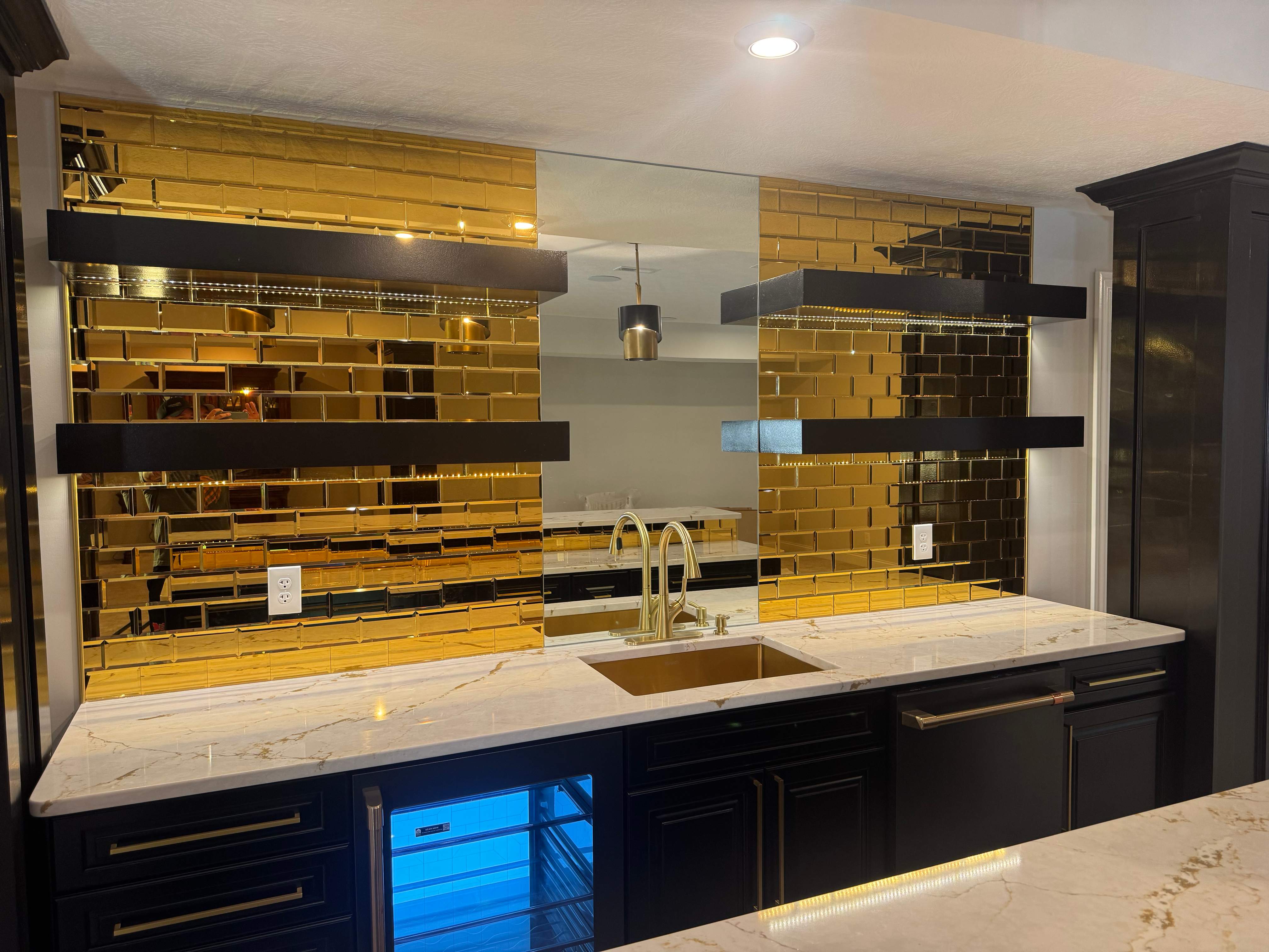 Wet Bar / Custom Storage / Laundry Room by Farmer Home Solutions