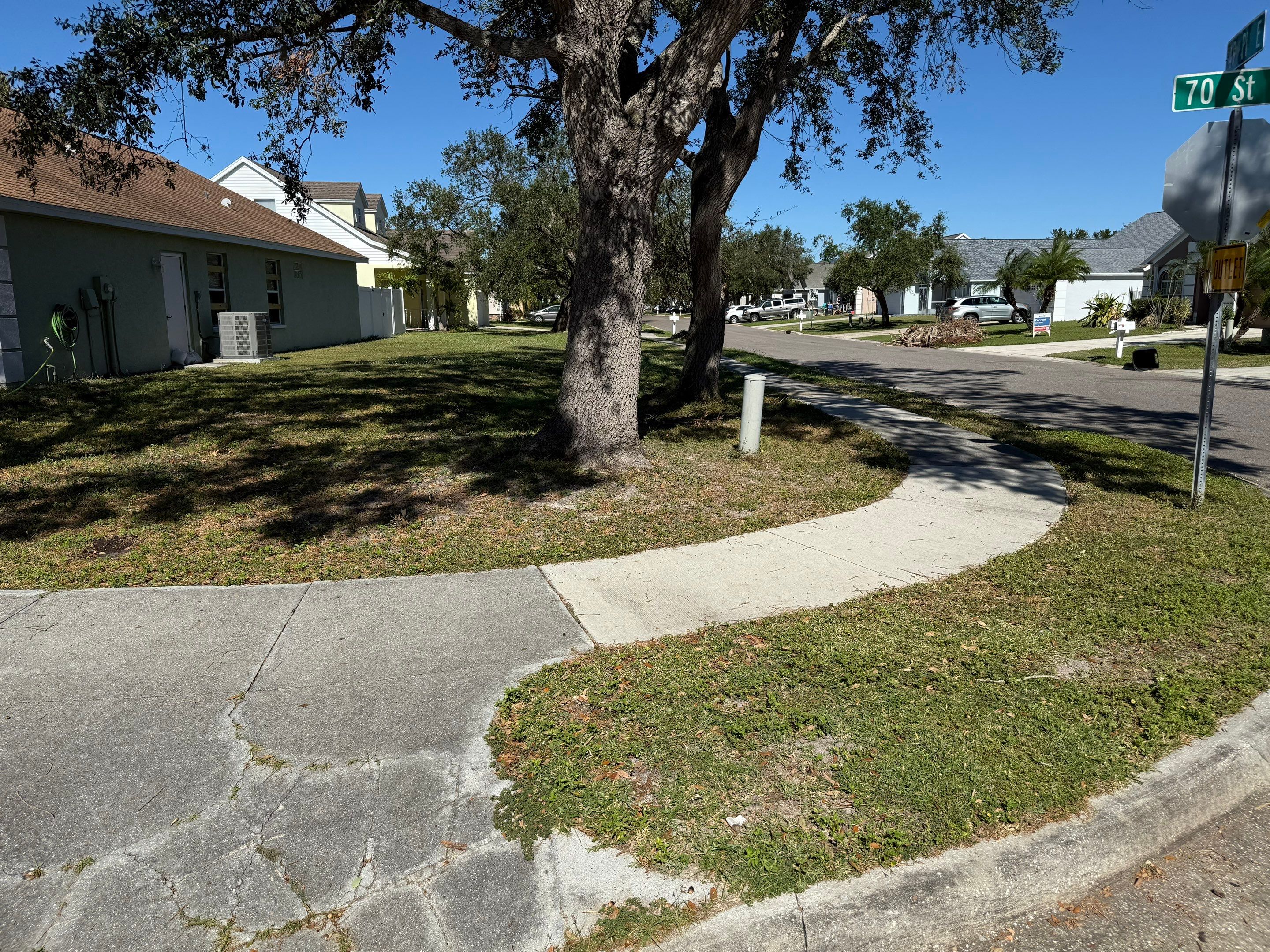 Complete Exterior Cleaning – Driveway, House Wash & More in Palmetto, FL by Sunshine AquaWash