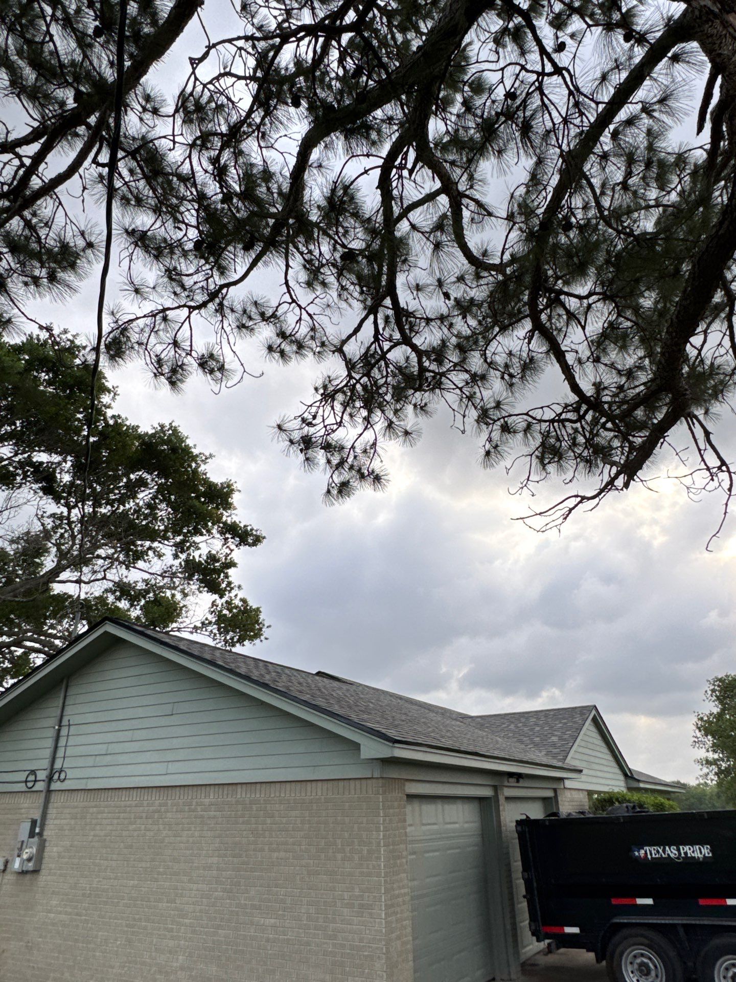 Roof Replacement louise by Roof Repair Company