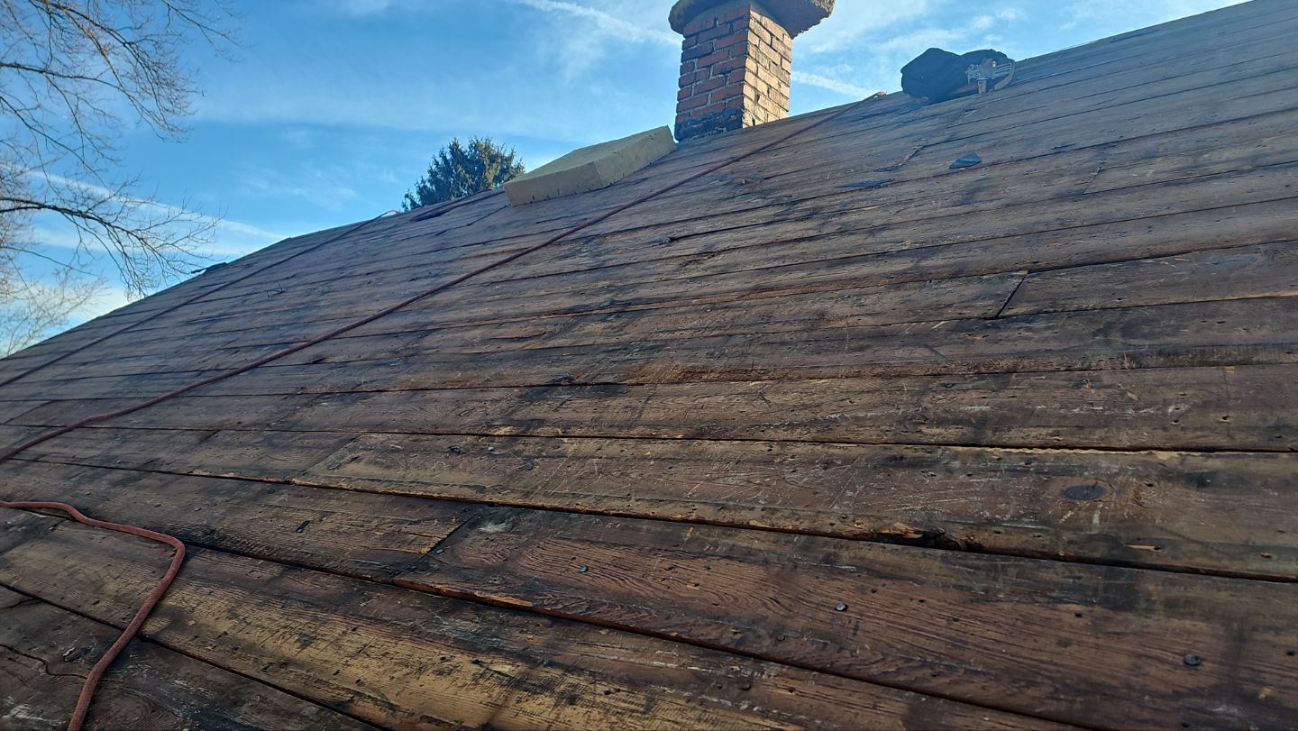 Atlas Pinnacle, Color: Hearthstone, Drip Edge: White by Eagle Eye Roofing
