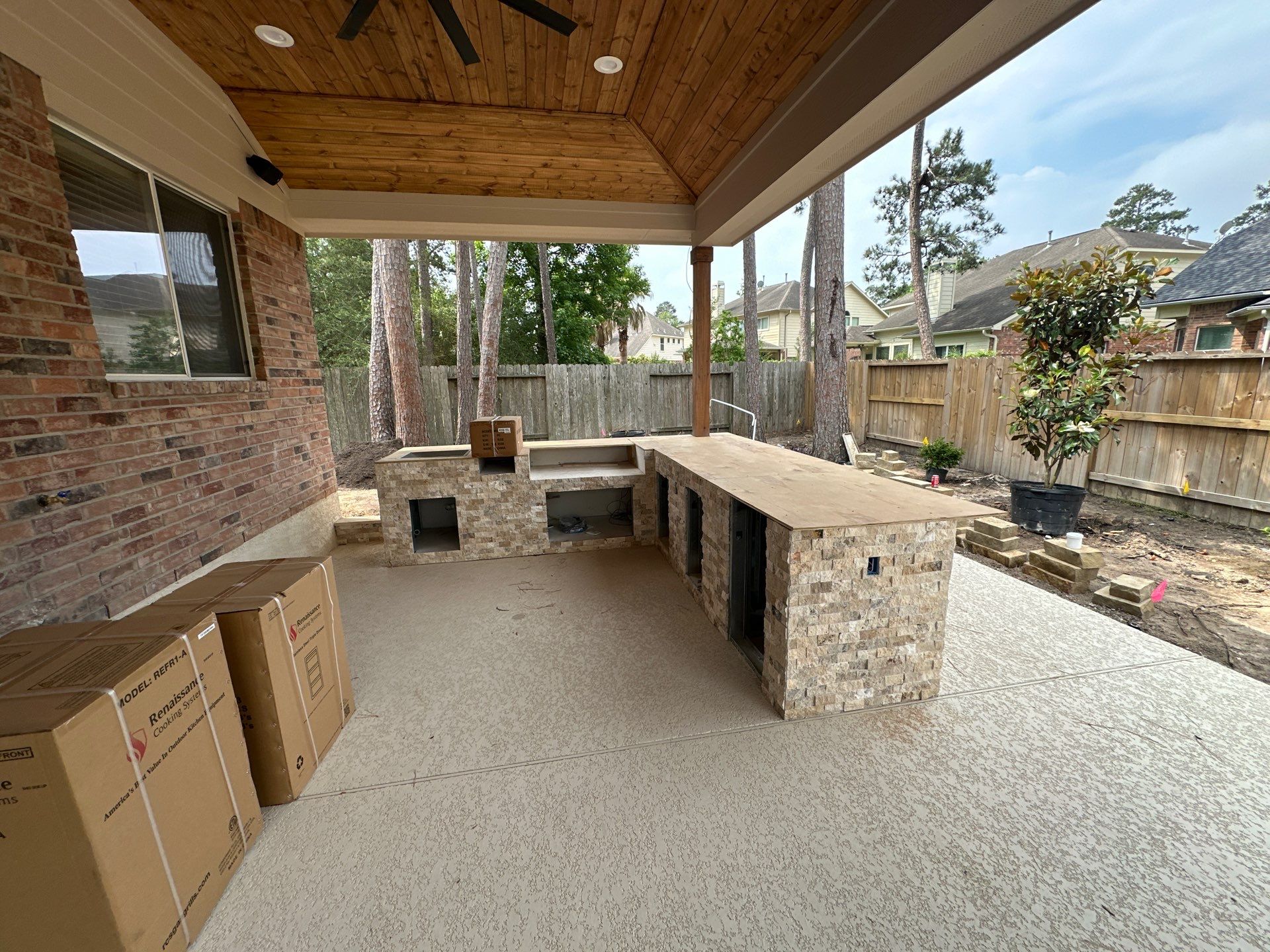 Pool, Patio Cover and Summer Kitchen in Sterling Ridge by SophAlx LLC