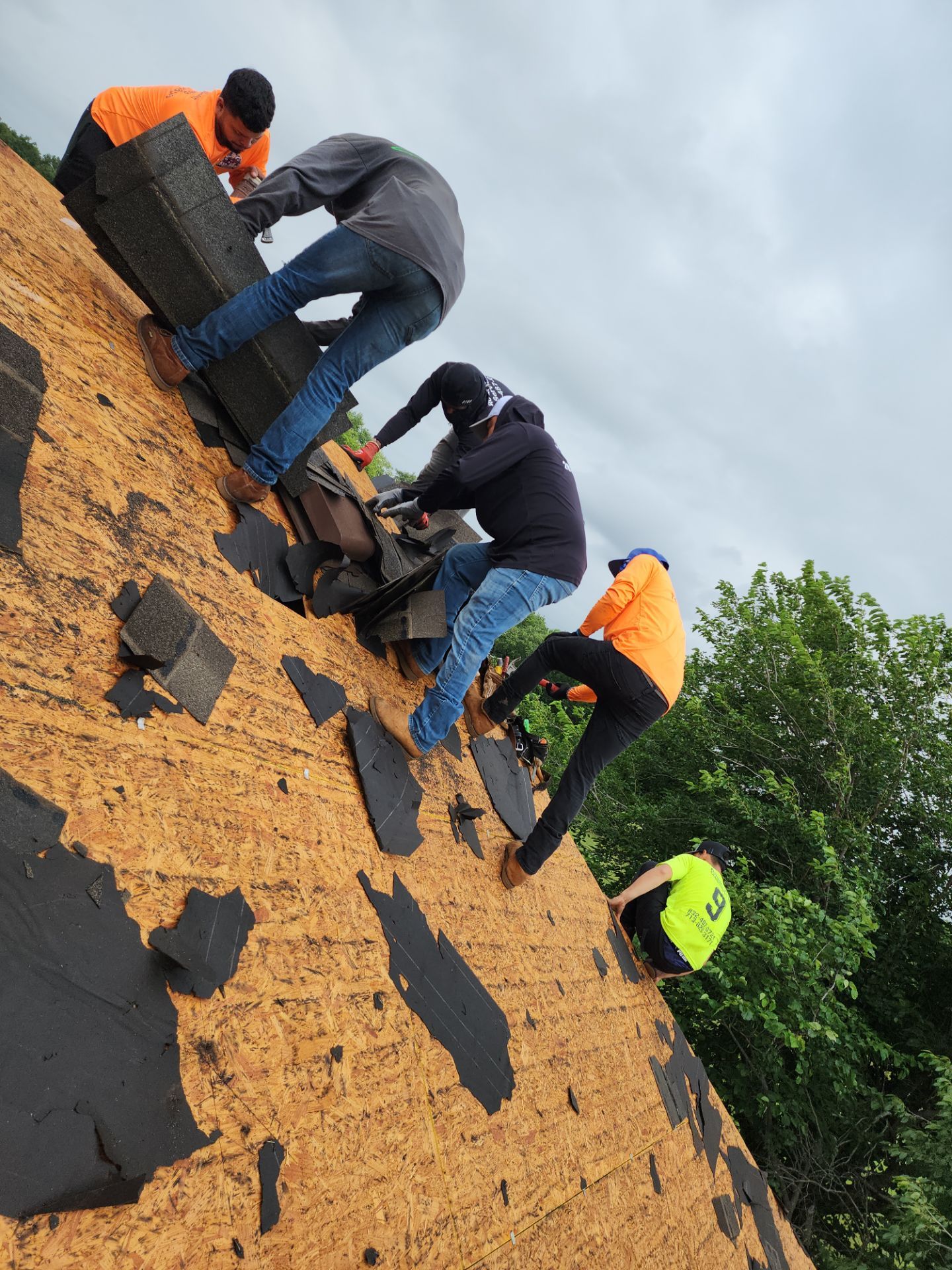 Residential Roofing Installation using Owen's Corning Duration (Lifetime) Shingles by Roof Repair Company