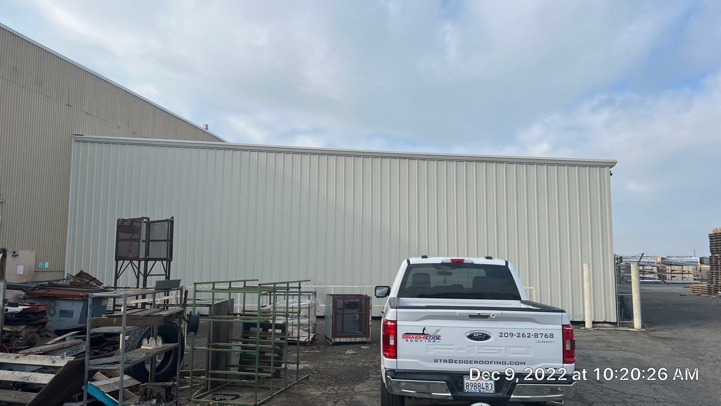 TPO single-ply roofing system using GAF by Straight Edge Roofing Inc