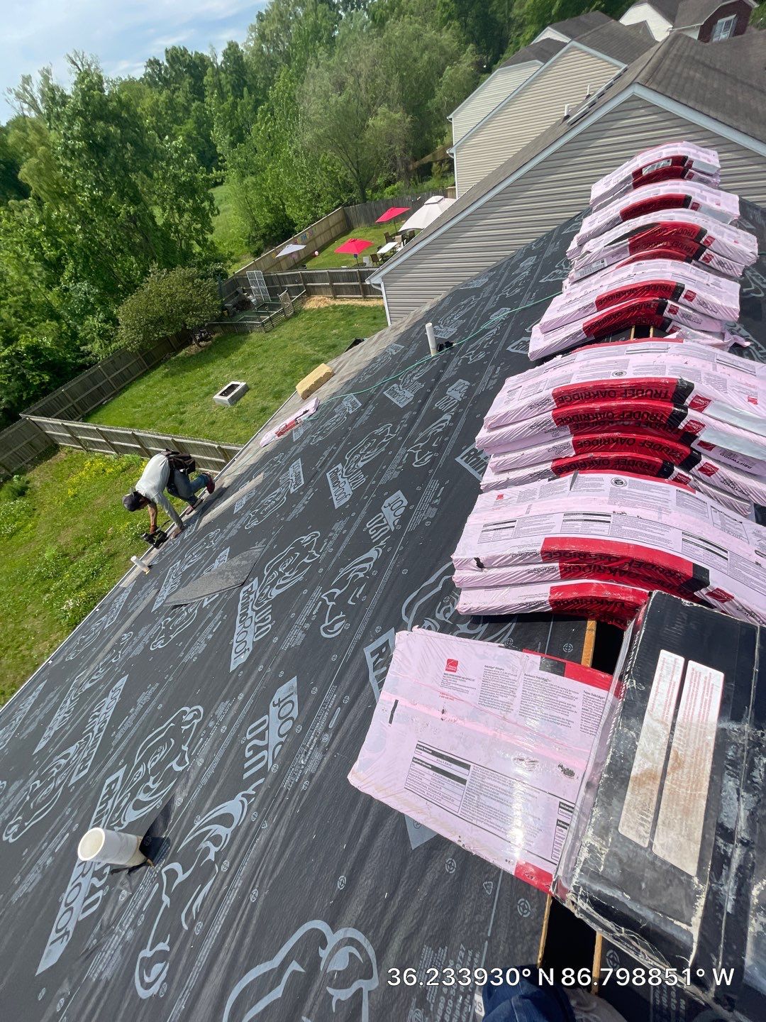 Residential Roofing Installation using Owens Corning TruDef Oakridge Roofing System by Undersun Roofing 