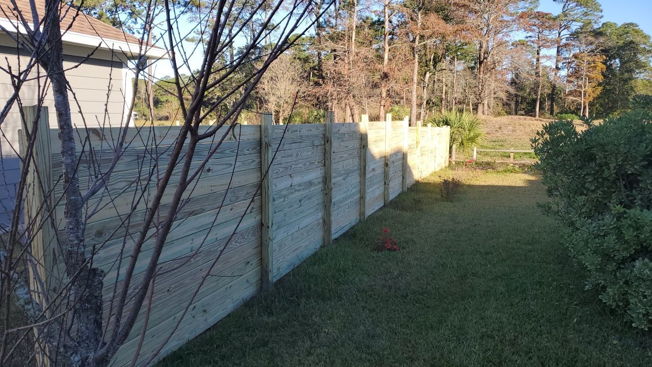 You can never go wrong with Horizontal by Hip Square Fence Inc.