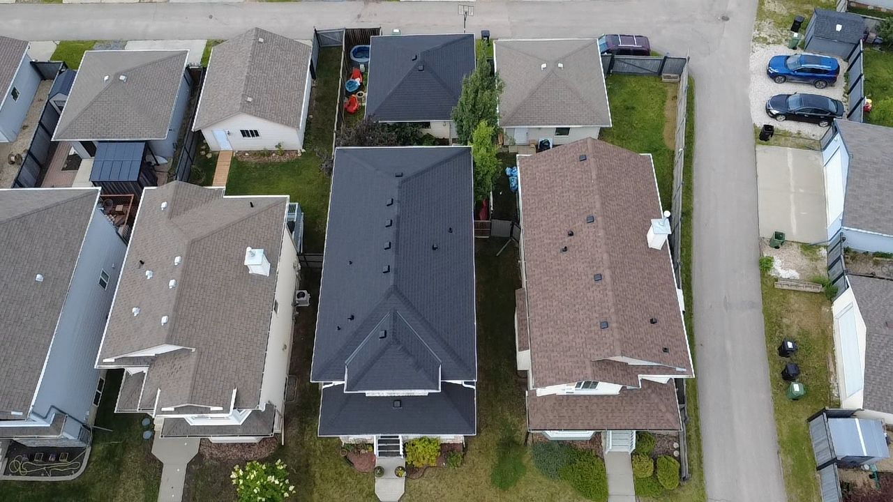 Kanji on Signature  by 2thetop Roofing