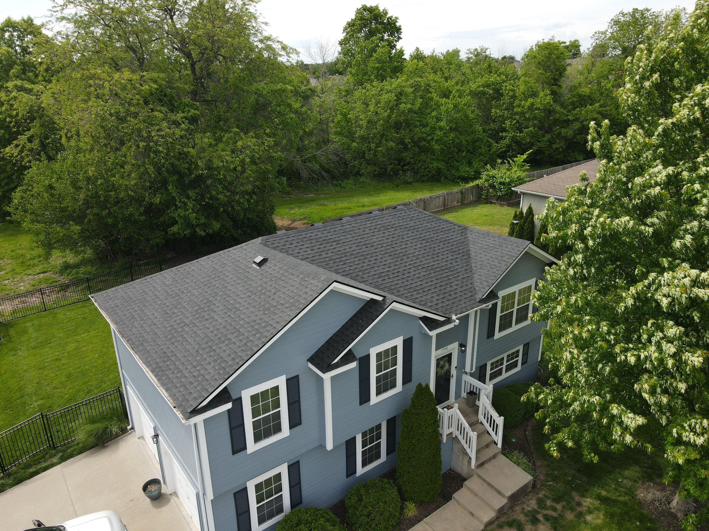 Grain Valley Residential Roof Replacement Featuring GAF Timberline HDZ Shingles by Summit Roofing