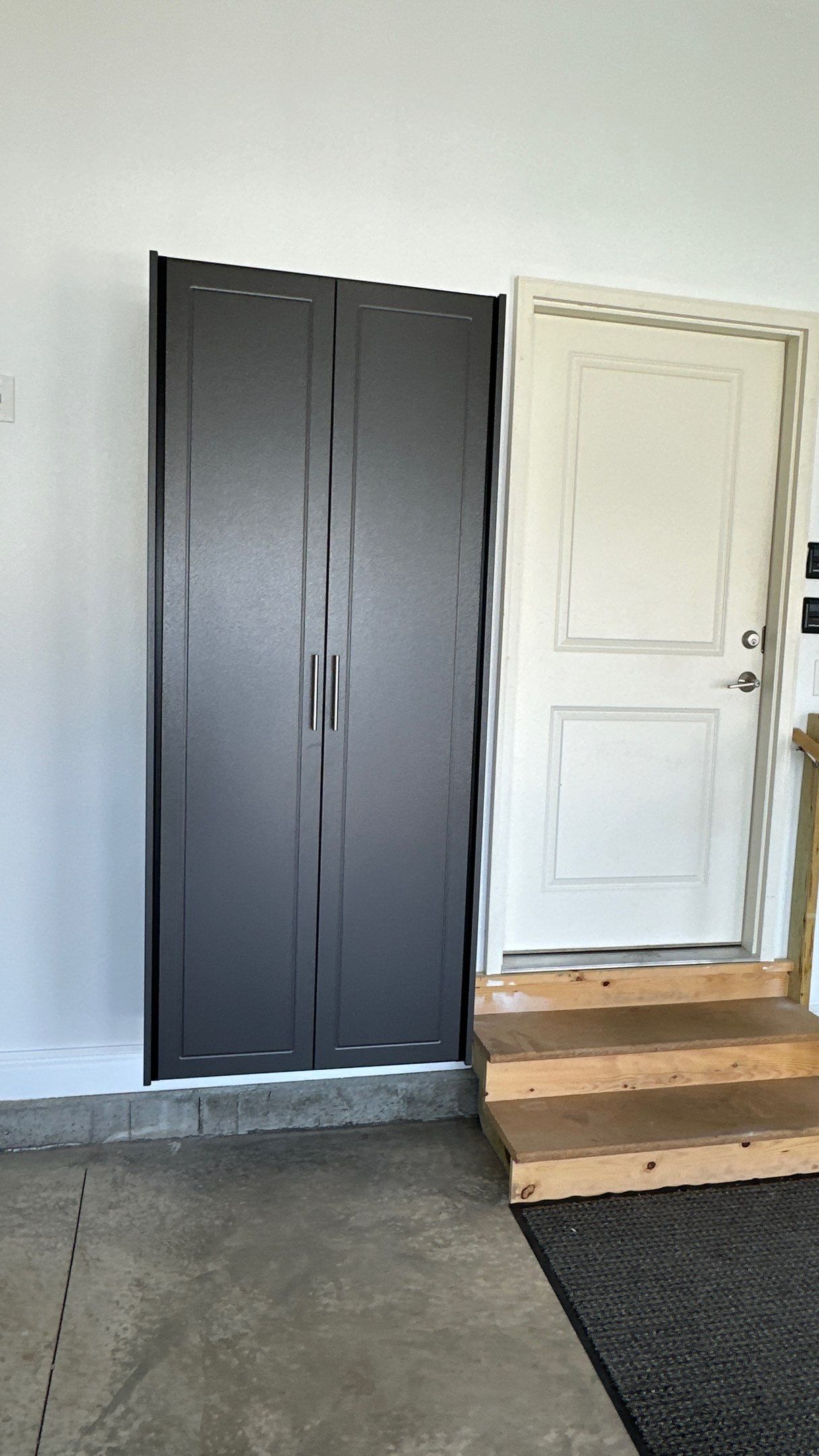 Kelley C. transformed her garage with new cabinets by Banner Garage