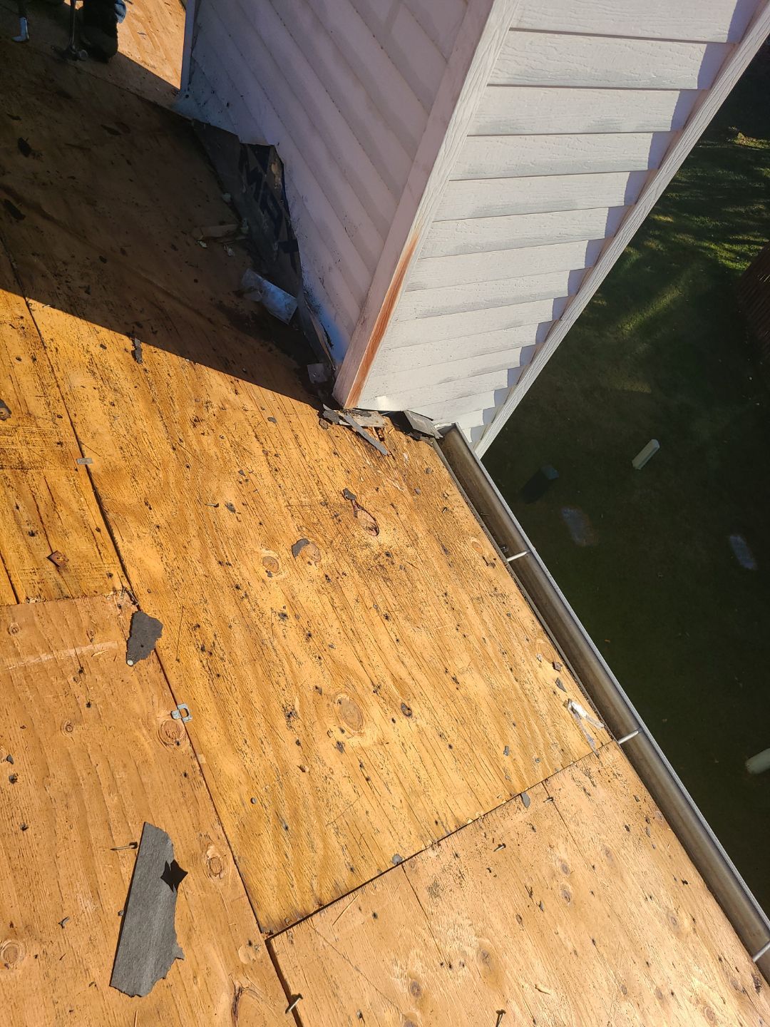 Woodbridge: Residential Roof Replacement with CertainTeed Landmark Pro in Max Def Moire Black by RM Banning, Inc.