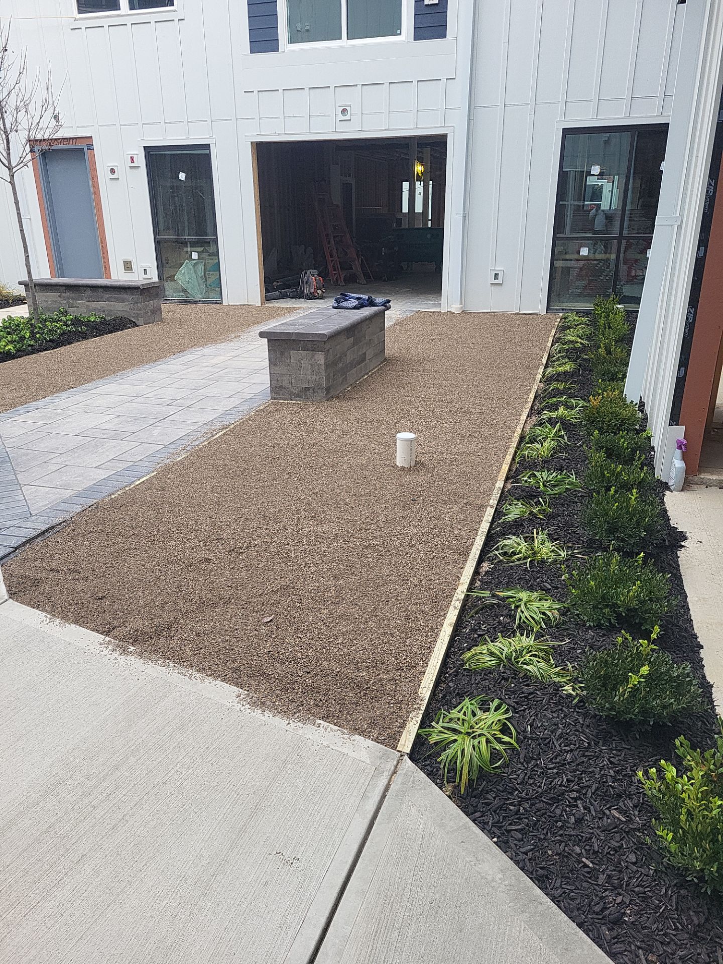 Multi-Unit Apartments Tiffany Flats Courtyard Turf by Southwest Greens Midwest